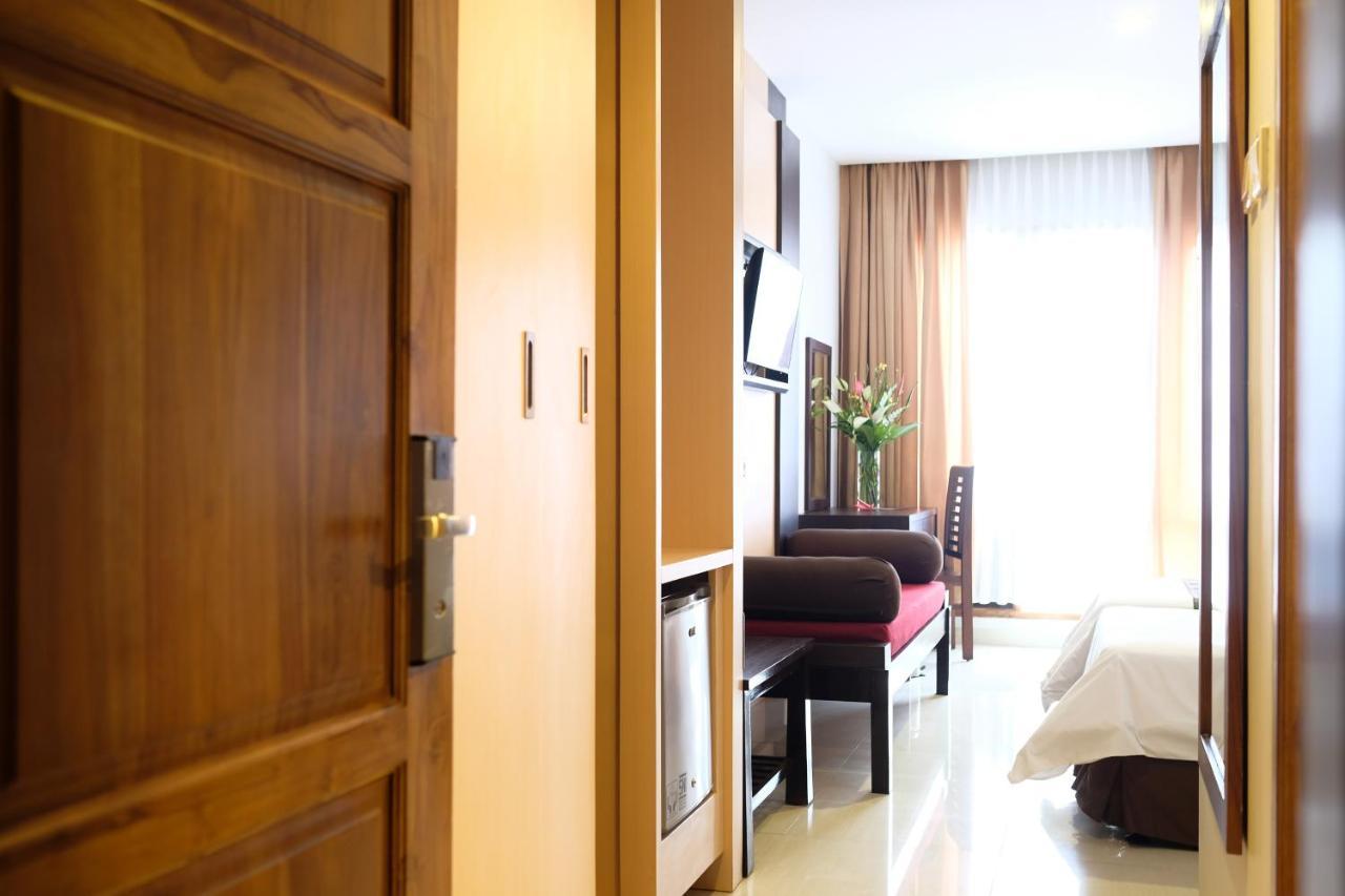 Deluxe Twin Room City View Balcony