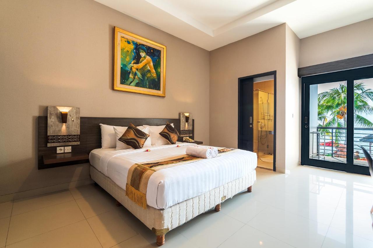 Deluxe dengan Pemandangan Kolam Renang