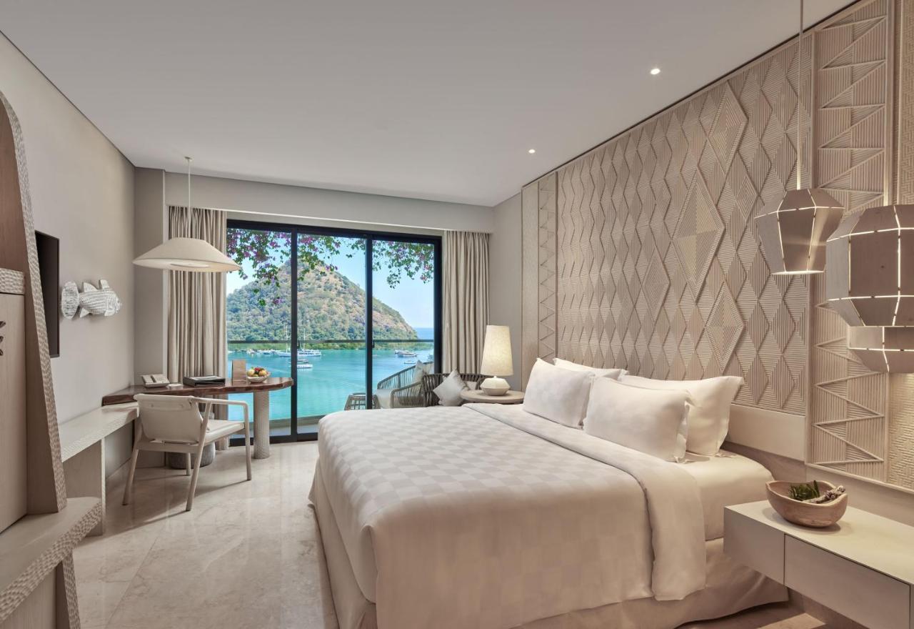 Deluxe Full Ocean View Twin Room