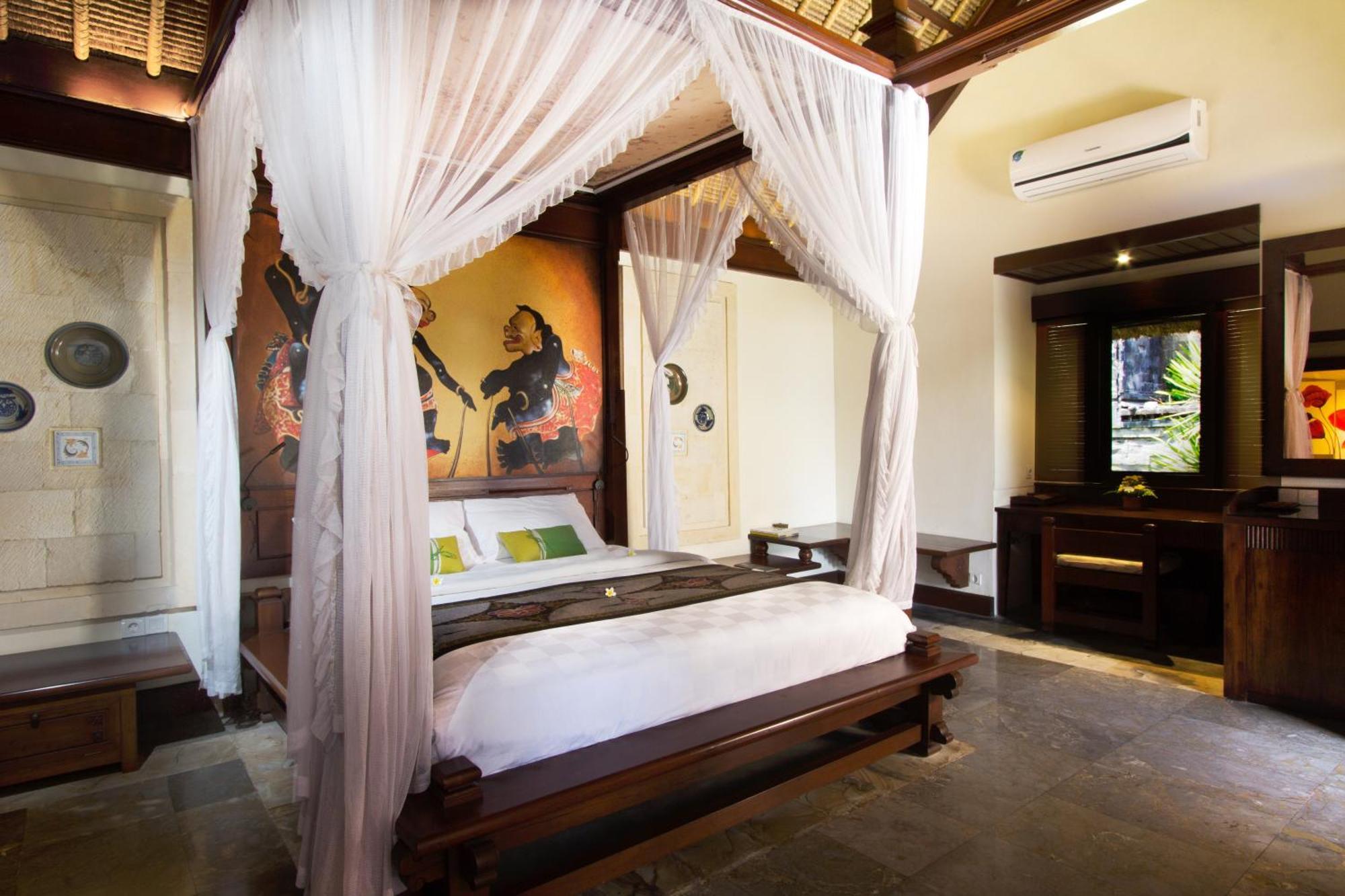 Sani One-Bedroom Villa Private Pool Bathtub