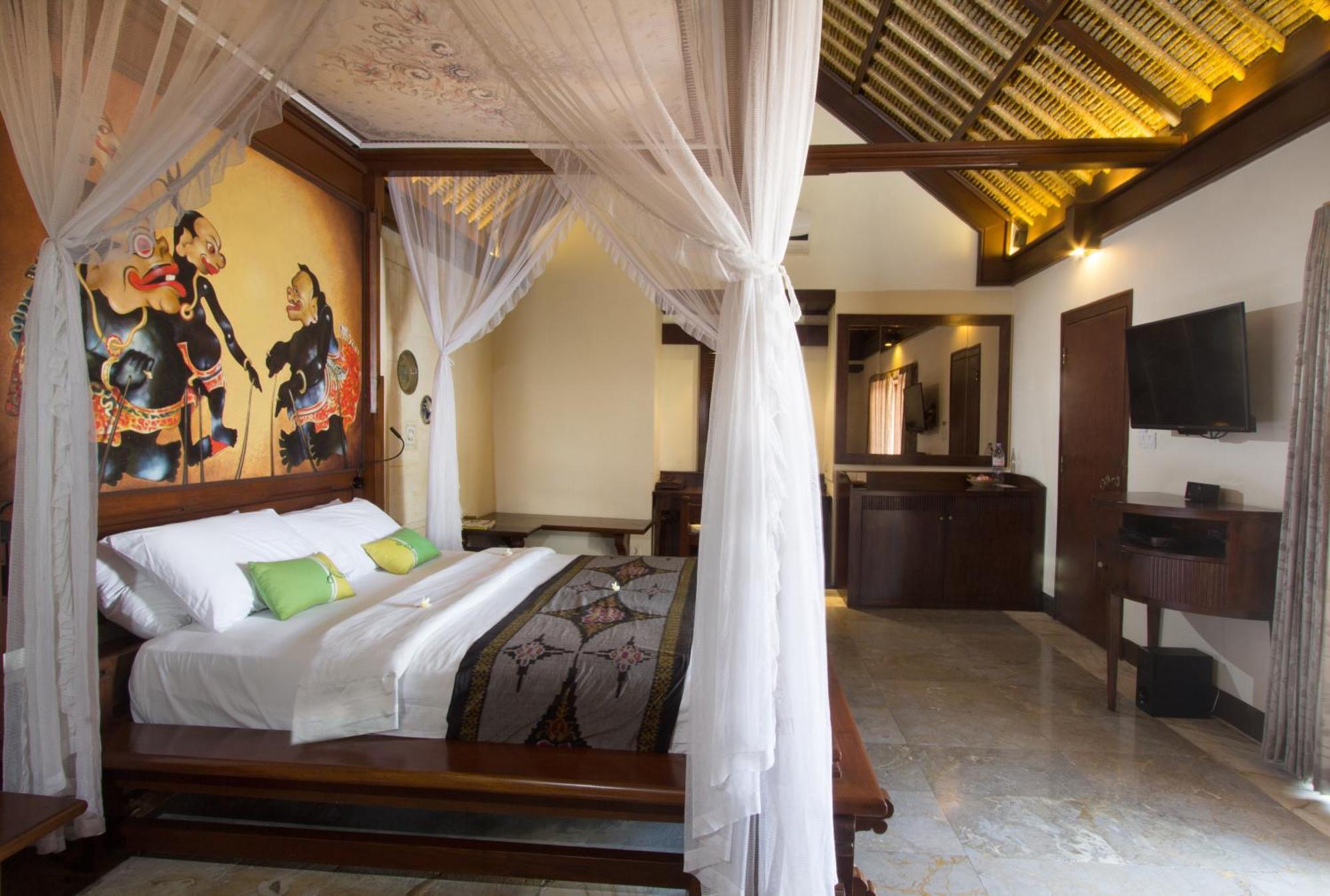 Sani One-Bedroom Villa Private Pool Bathtub