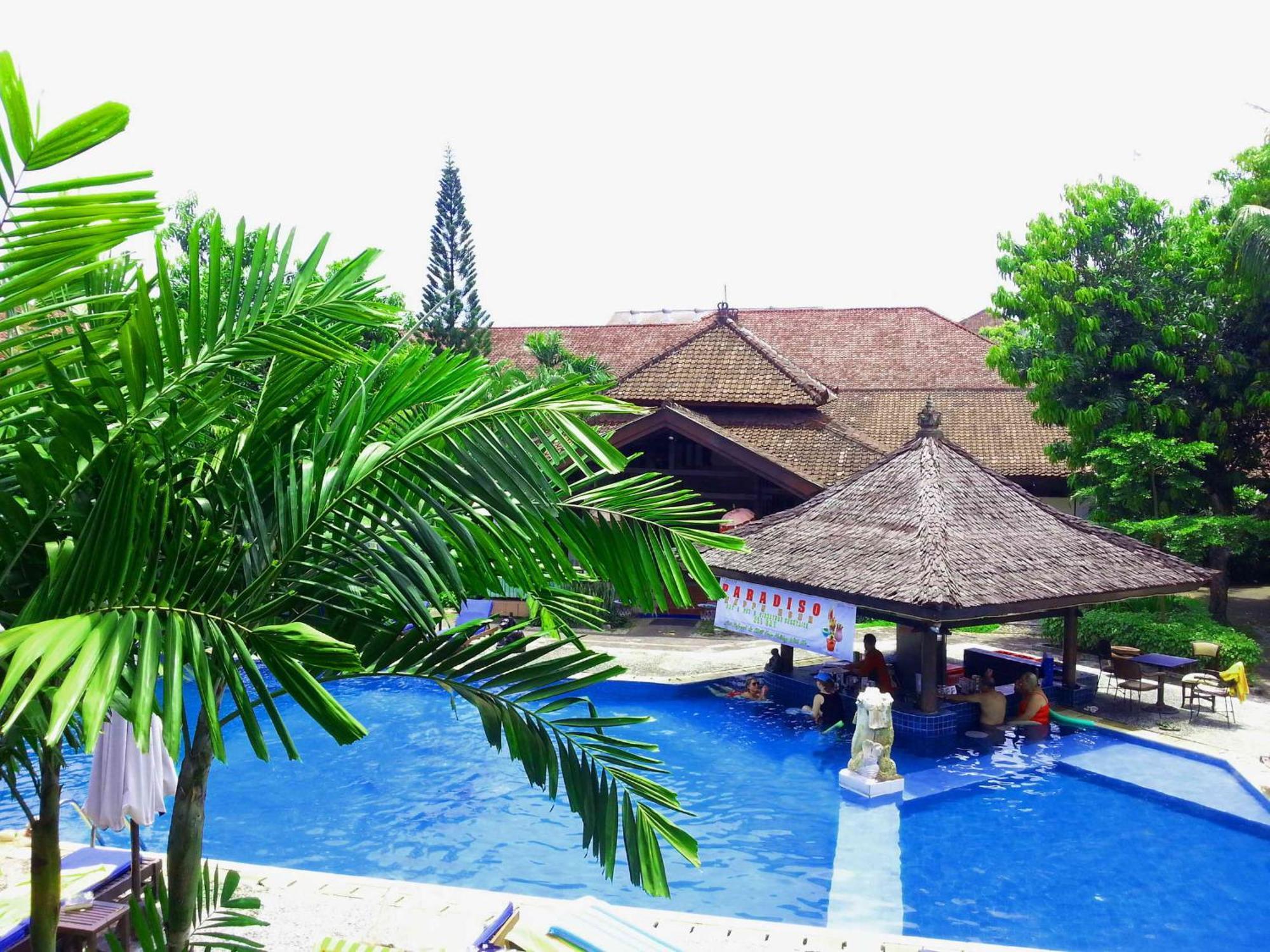 Deluxe Double or Twin Room Pool View
