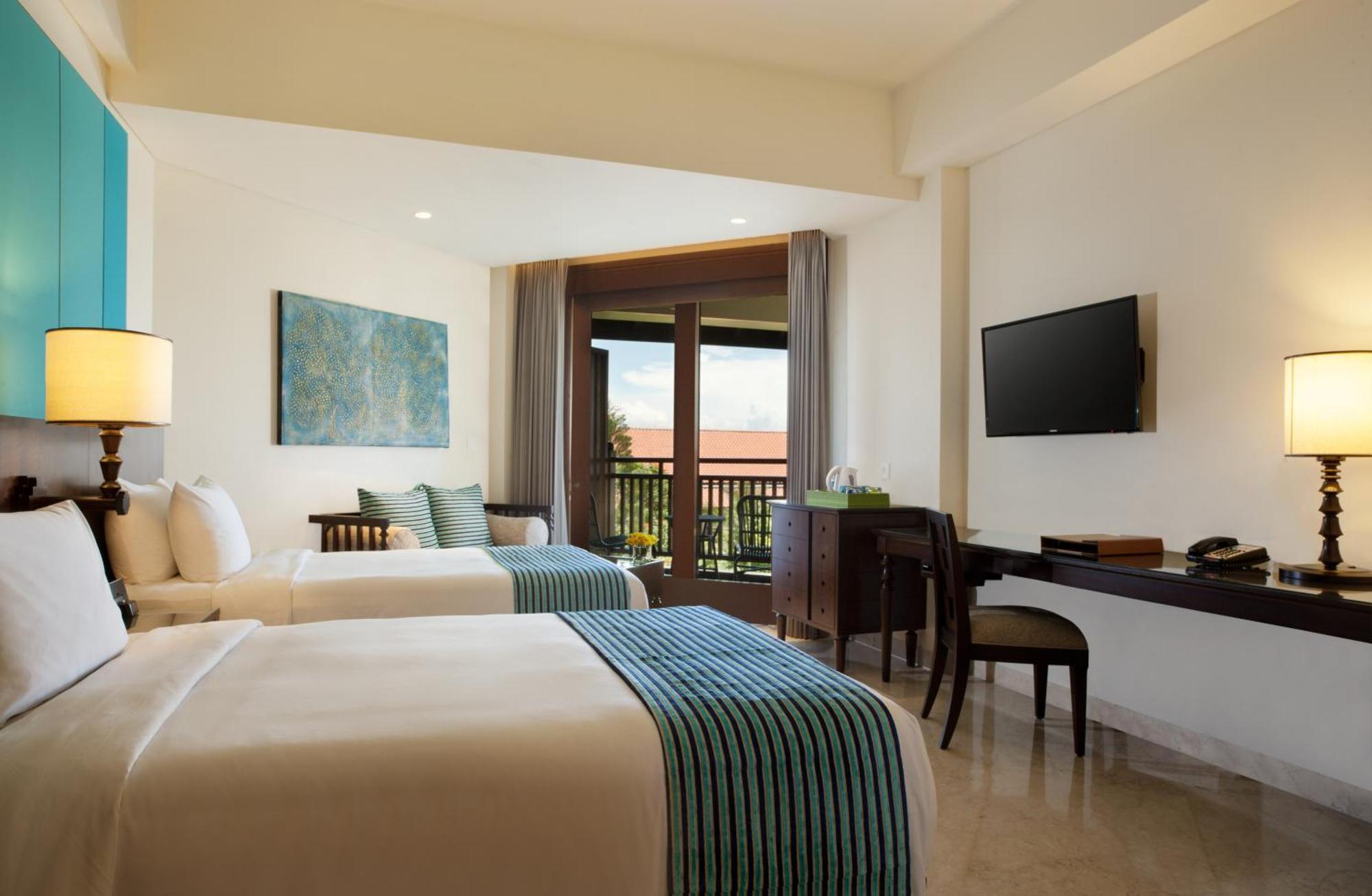Premium Twin Room with Partial Ocean View