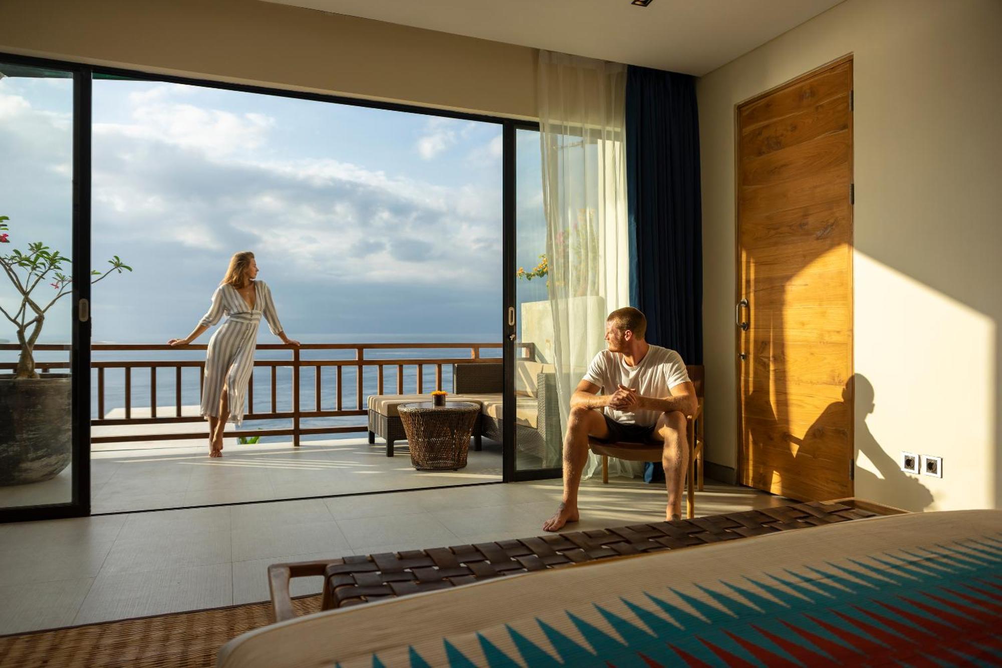 Grand Deluxe Ocean View Daily Afternoon Tea