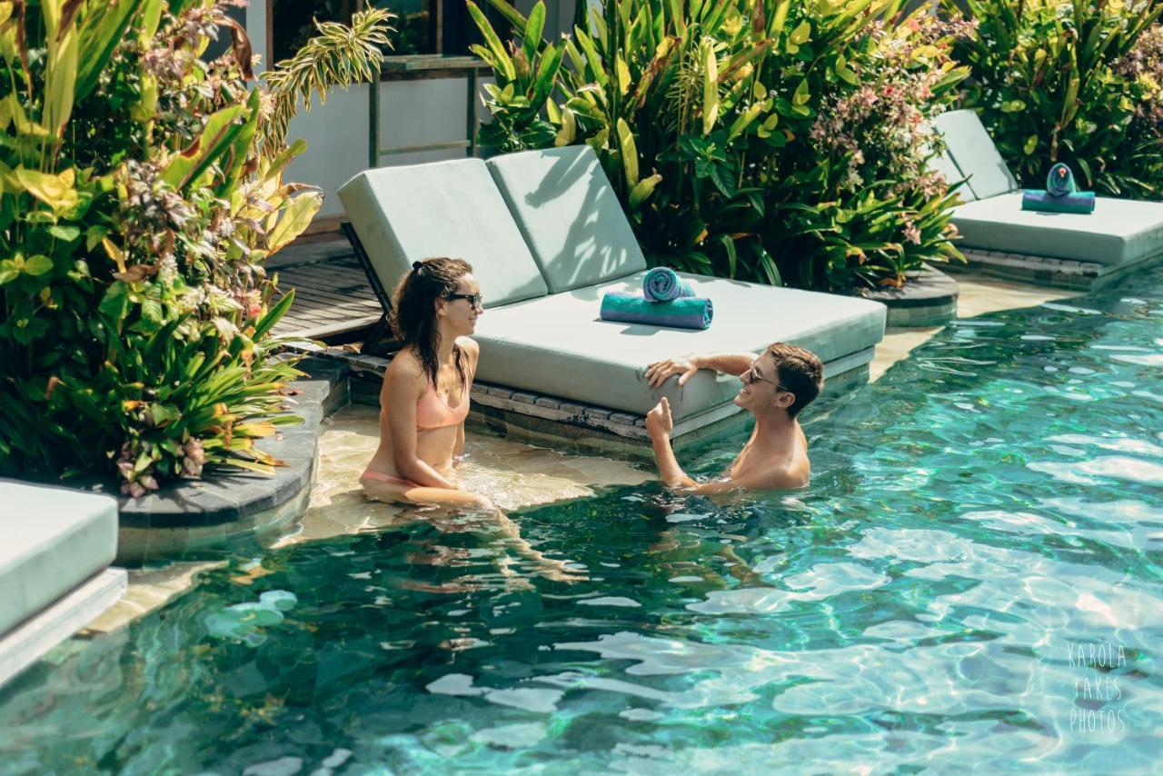 Deluxe Poolside Room