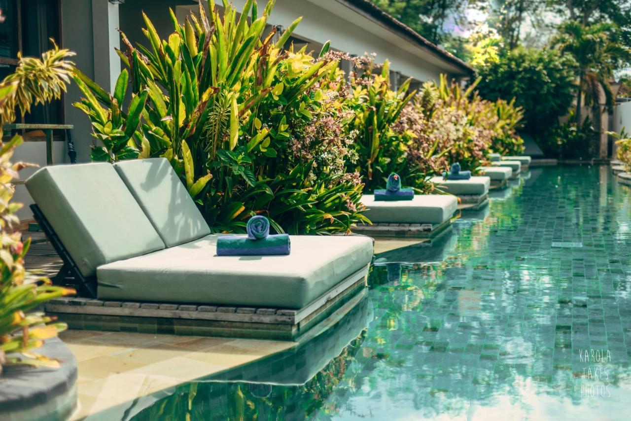 Deluxe Poolside Room
