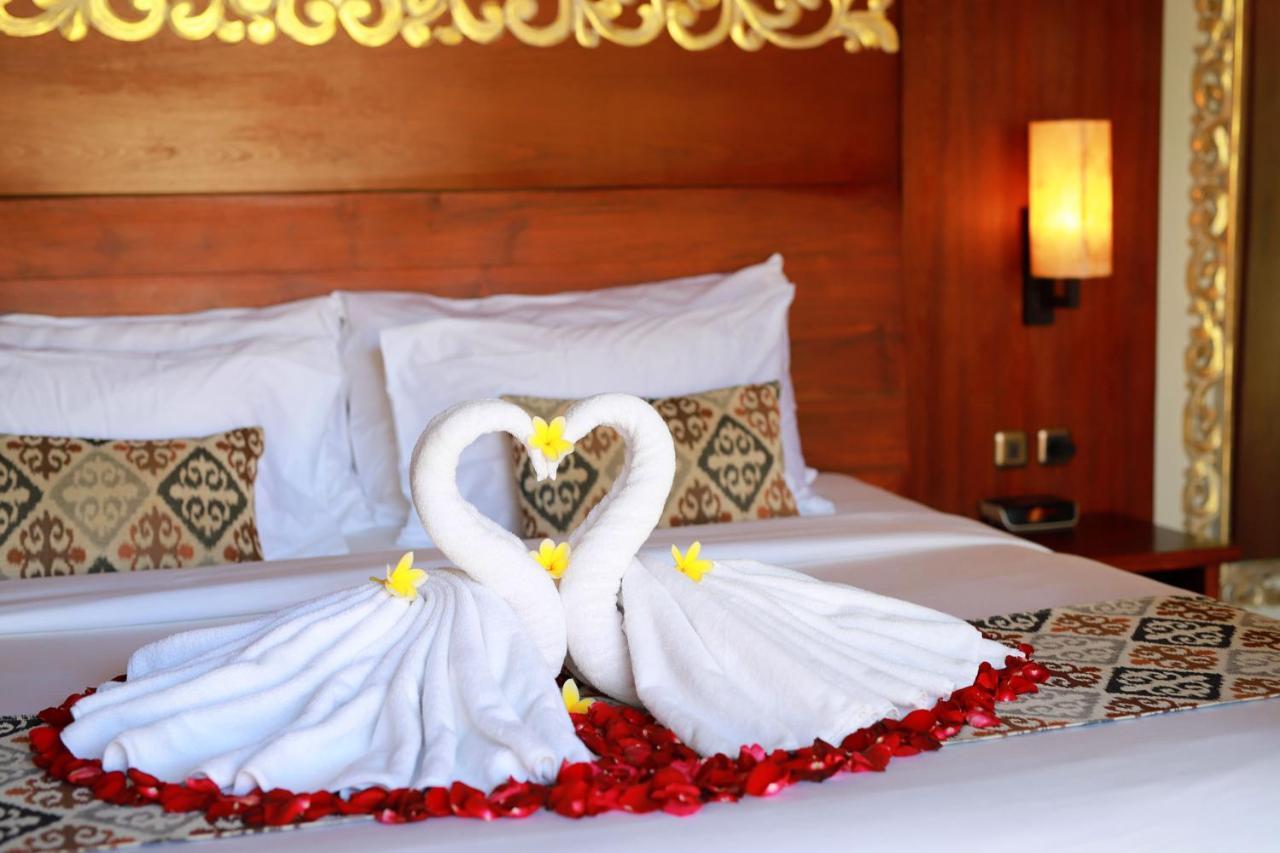 Vila 4-Kamar Tidur Suite dengan Kolam Renang Pribadi