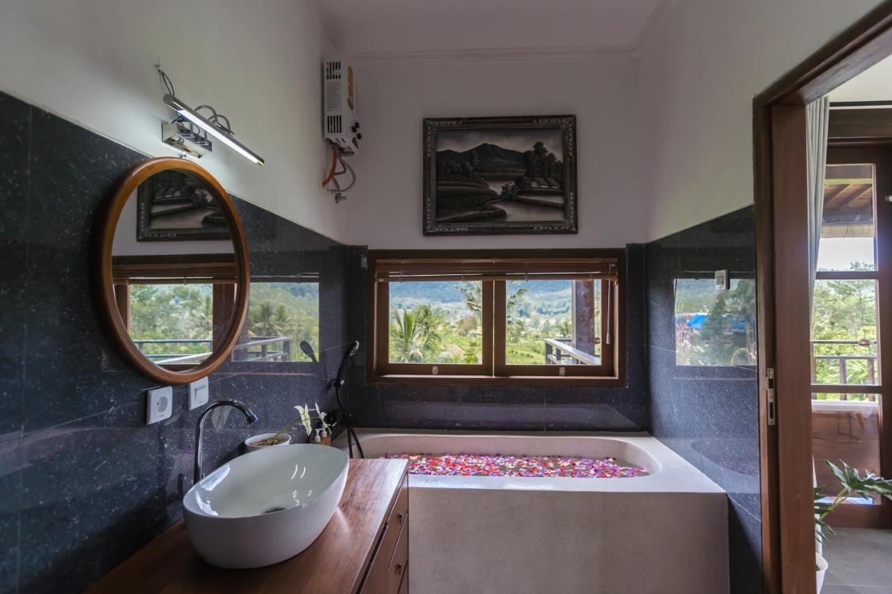 Deluxe Double Room Bath