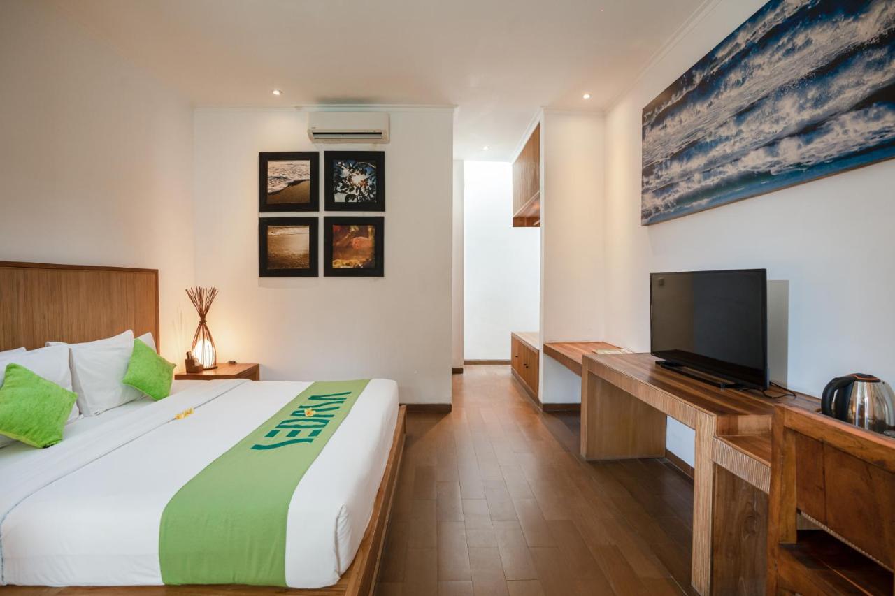 Deluxe Double or Twin Room Pool Access