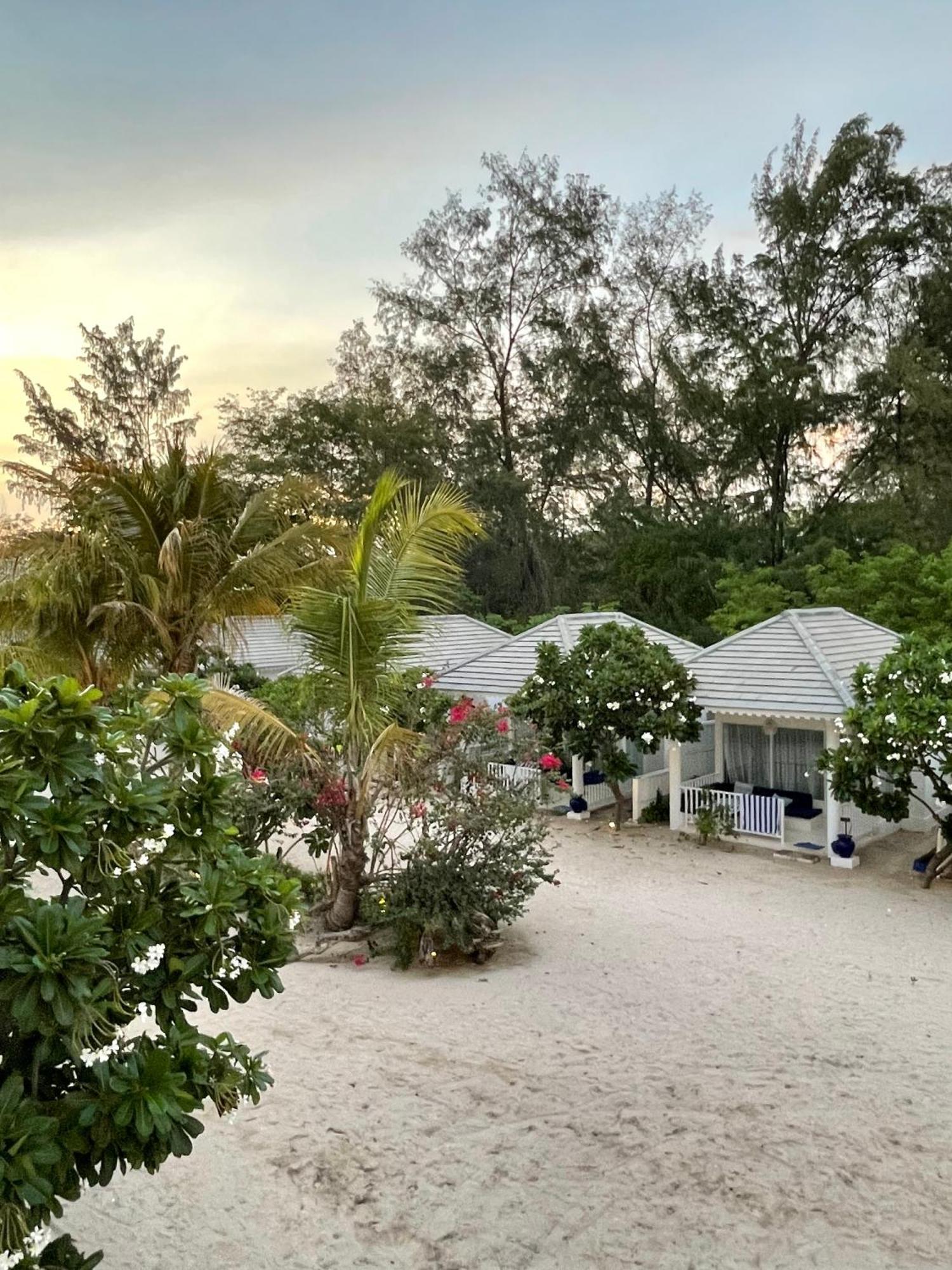 Beach Bungalow Partial Sea View