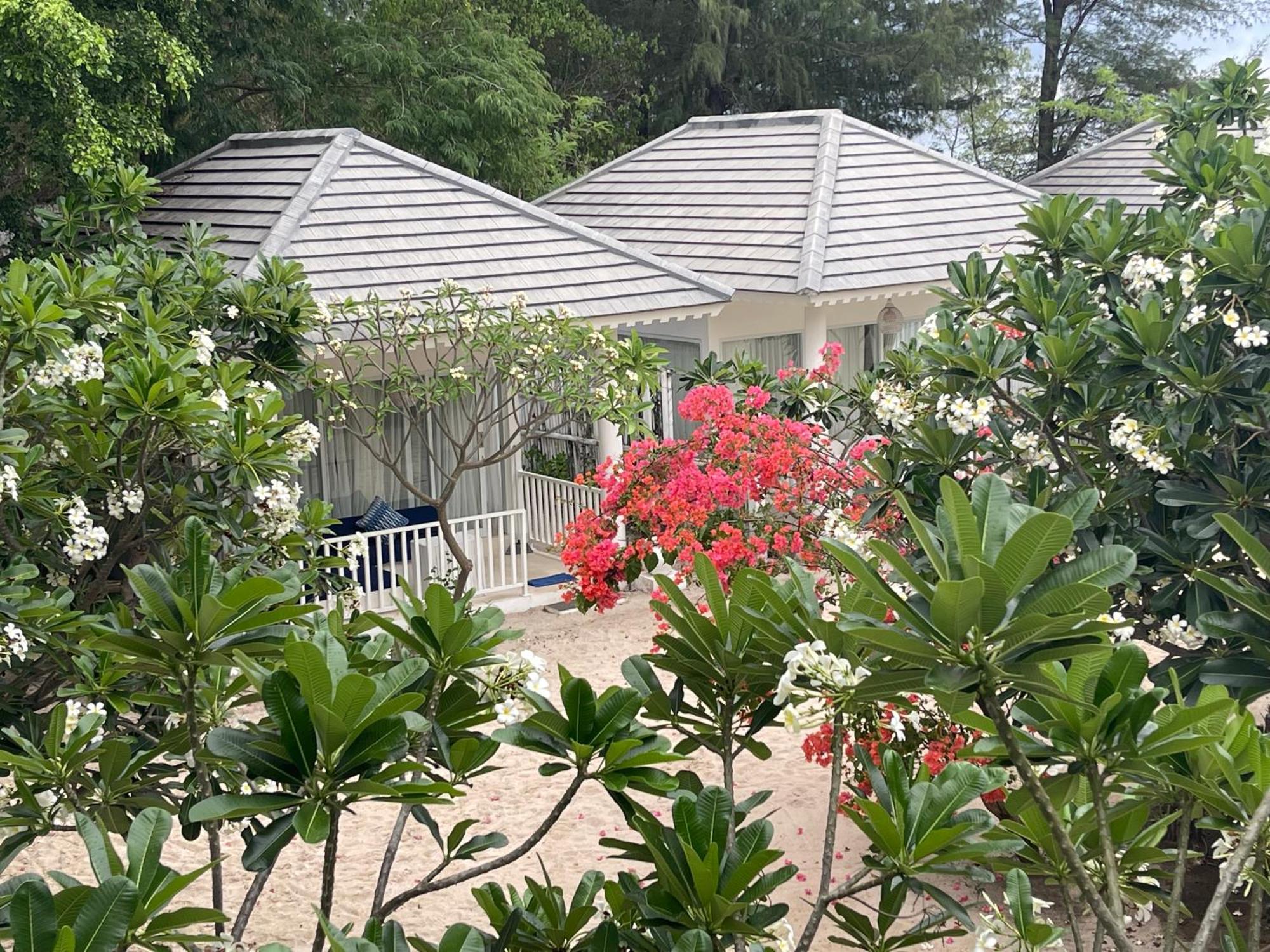 Beach Bungalow Partial Sea View