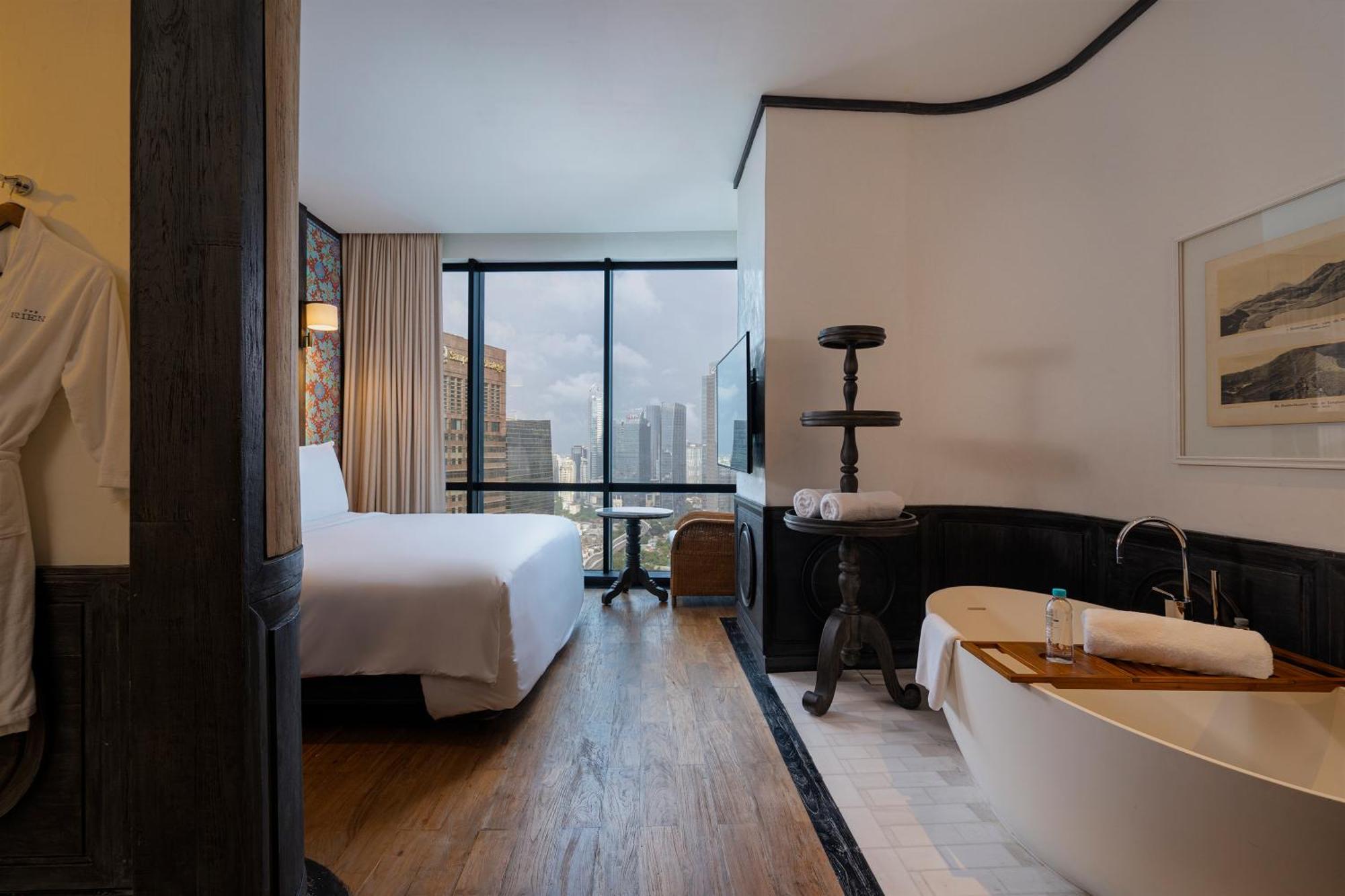 Orient Suite Room - King Bed
