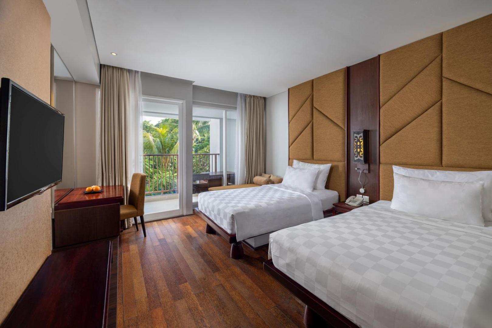 Deluxe Twin Room Pool View