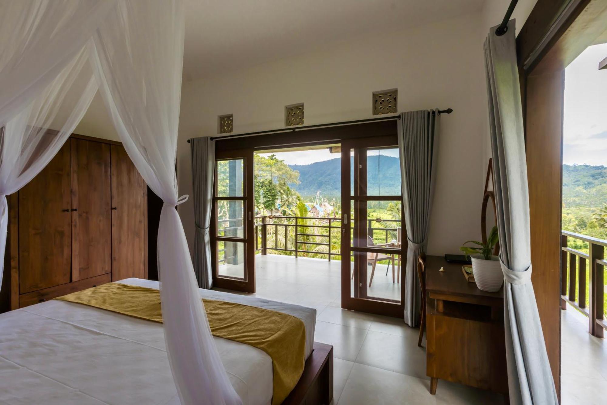 Double Room Mountain View