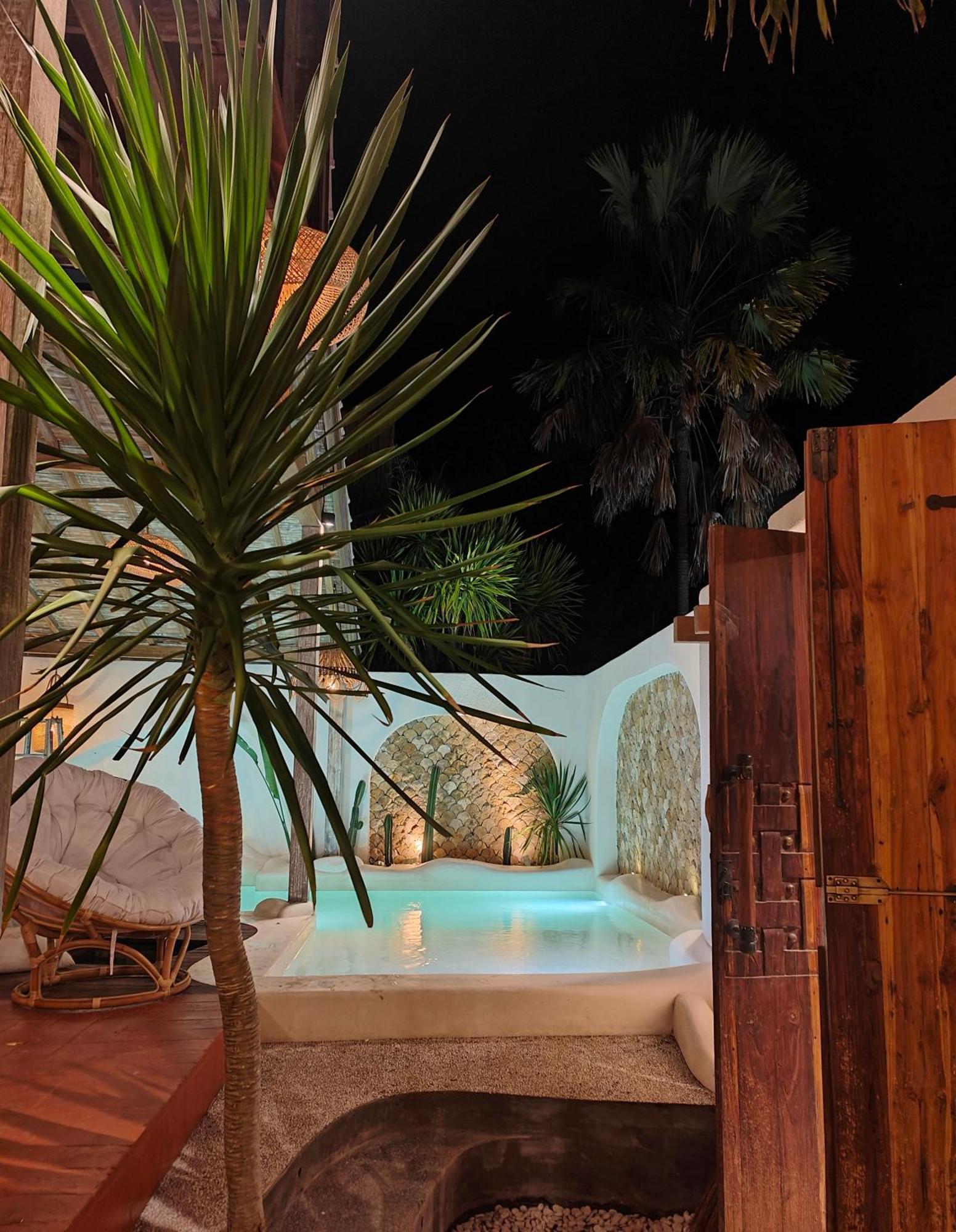 Honeymoon Private Jacuzzi Pool Villa