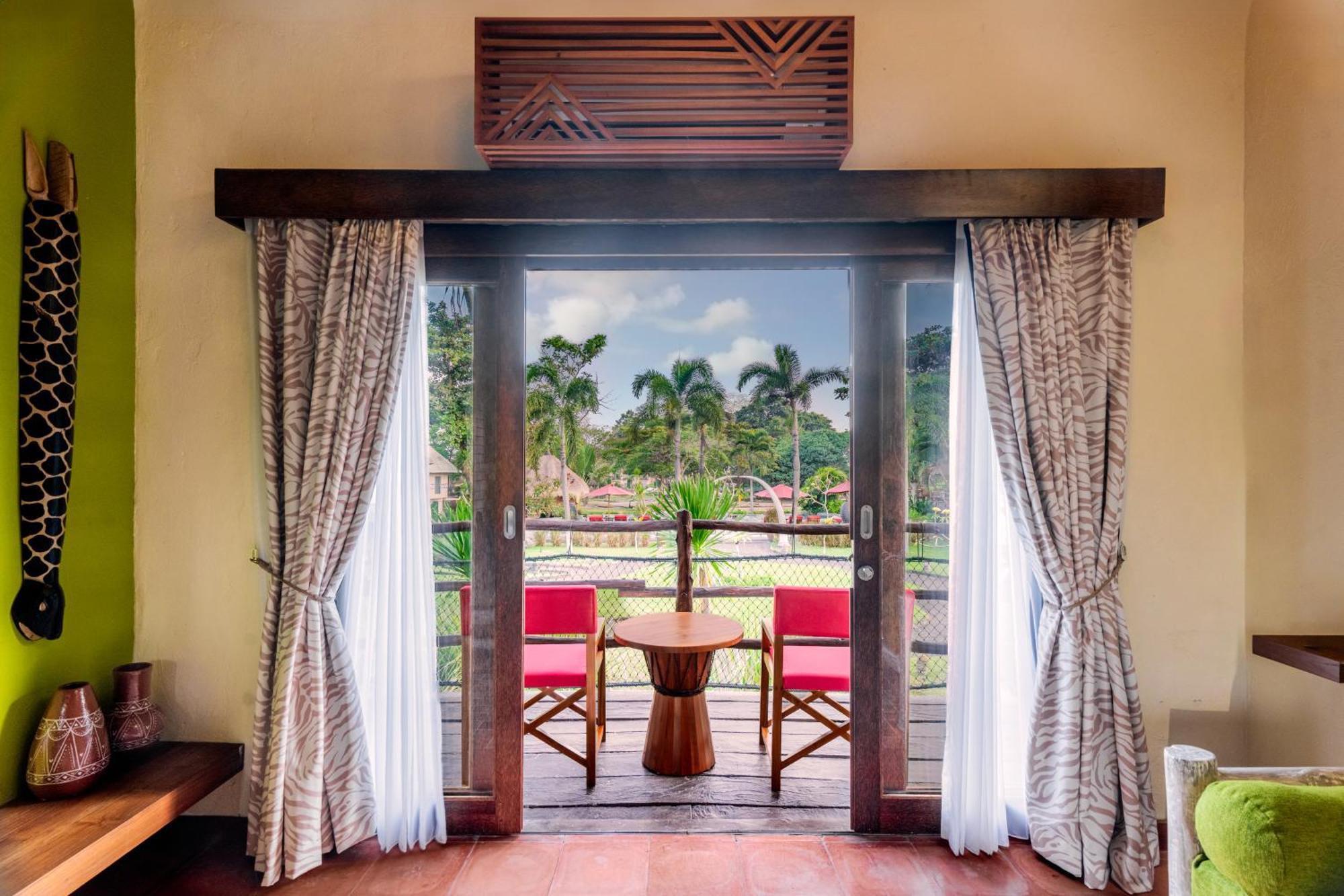 Tembo Family Suite + Bali Safari Park Entrance & Safari Journey