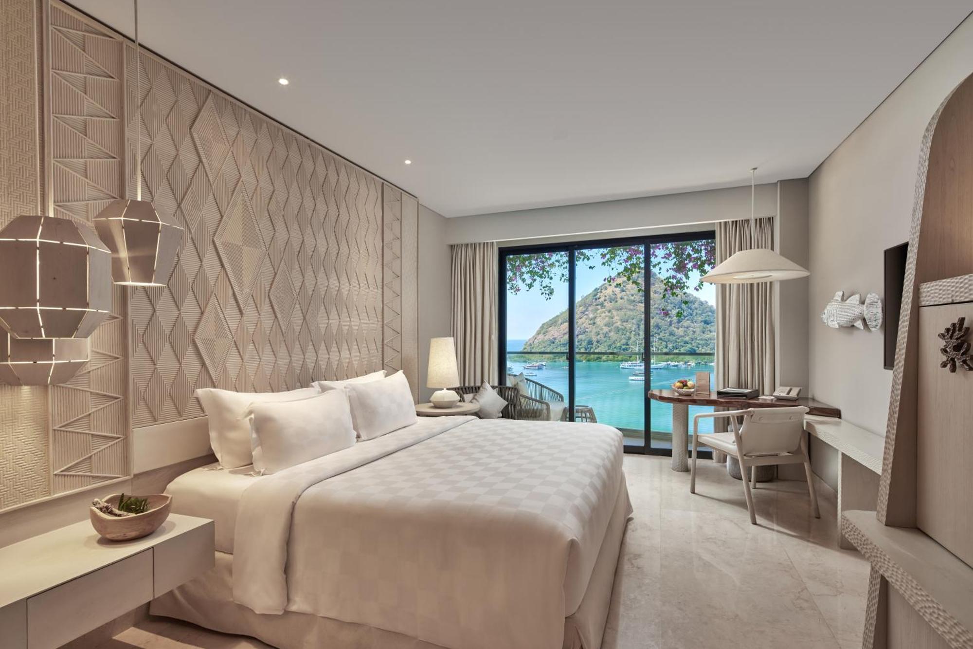 Deluxe Ocean View Room