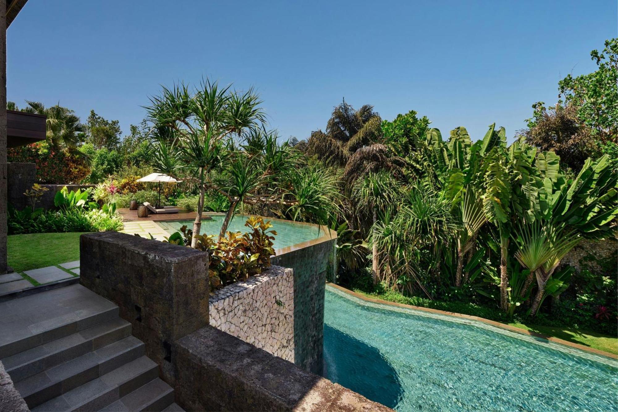 Three-Bedroom Mansion Private Pools