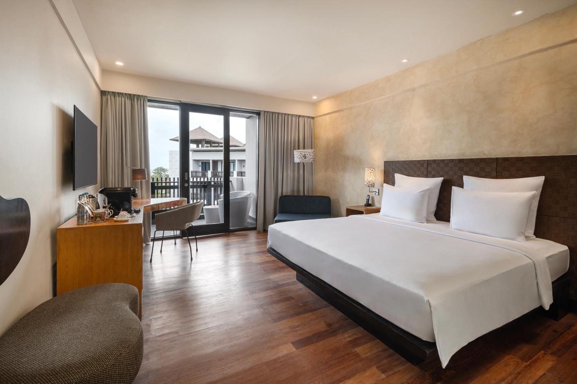 Junior Family Suite, 1 King Size Bed and 2 Single Beds, Garden View with Free Coffee Capsule Machine, Kids and Resort Activities