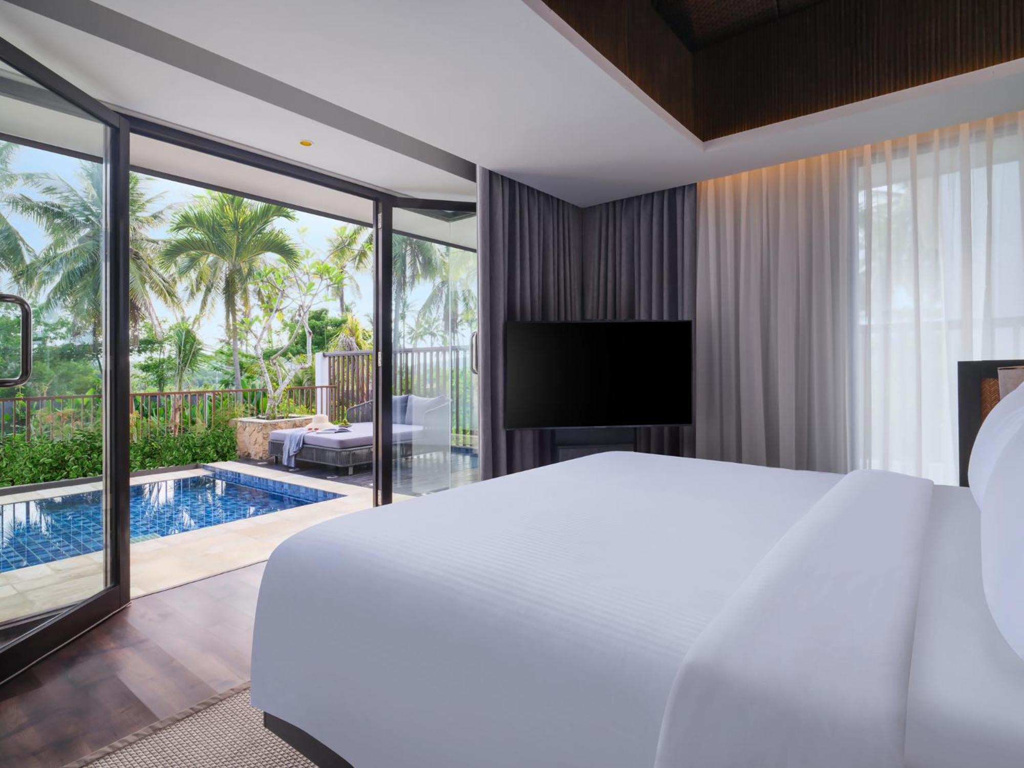 Garden King Suite Sundeck Plunge Pool