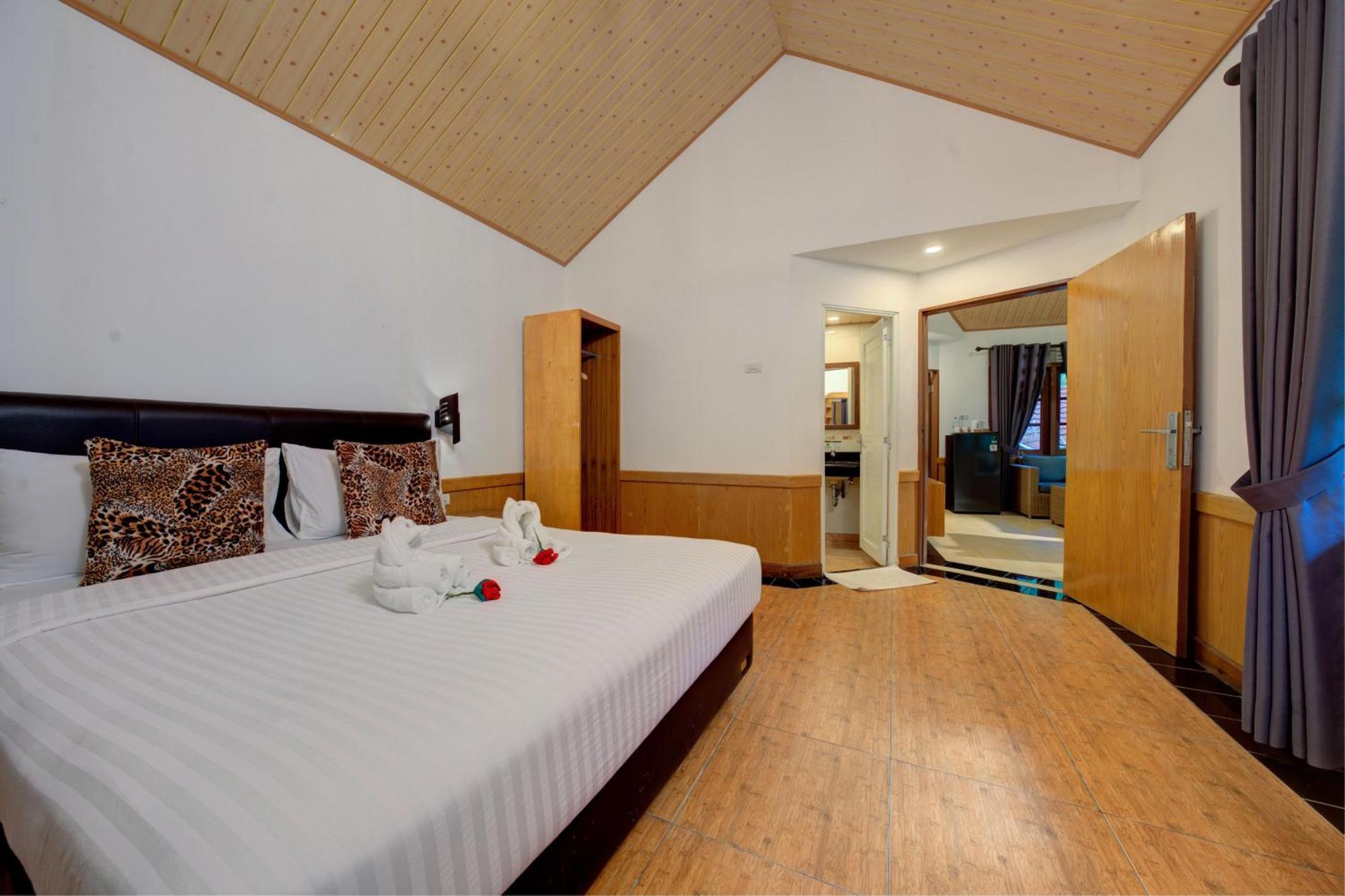 Grand Zebra Two-Bedroom Bungalow