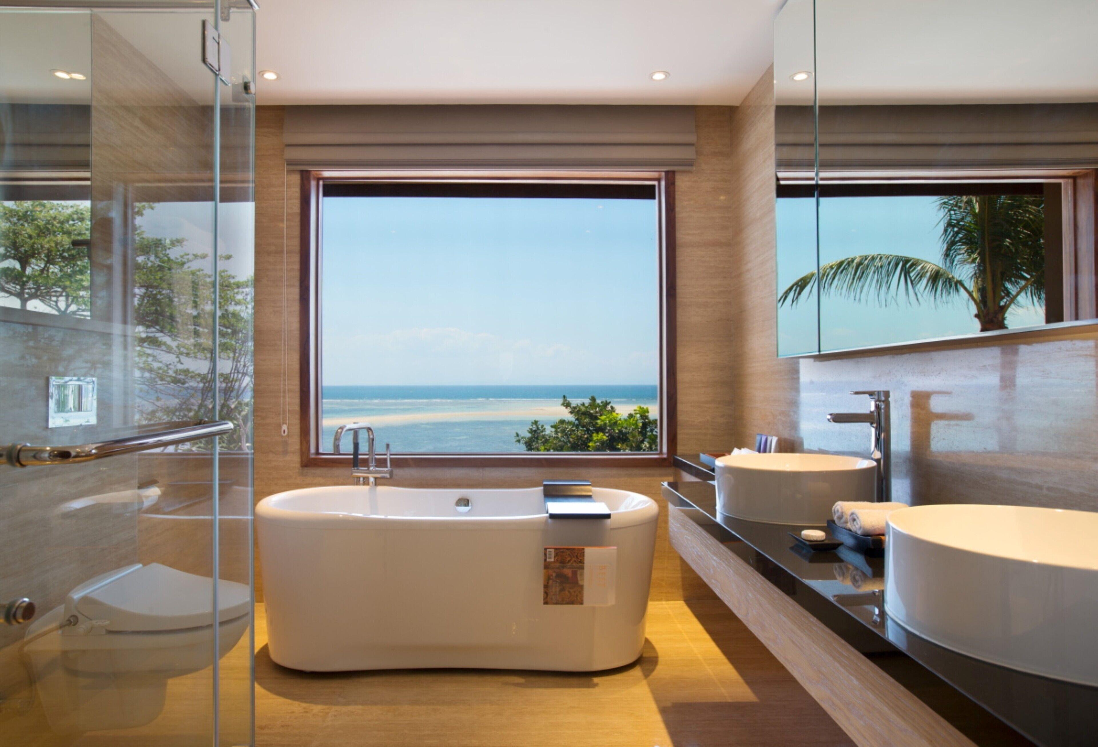 Oceanfront Suite