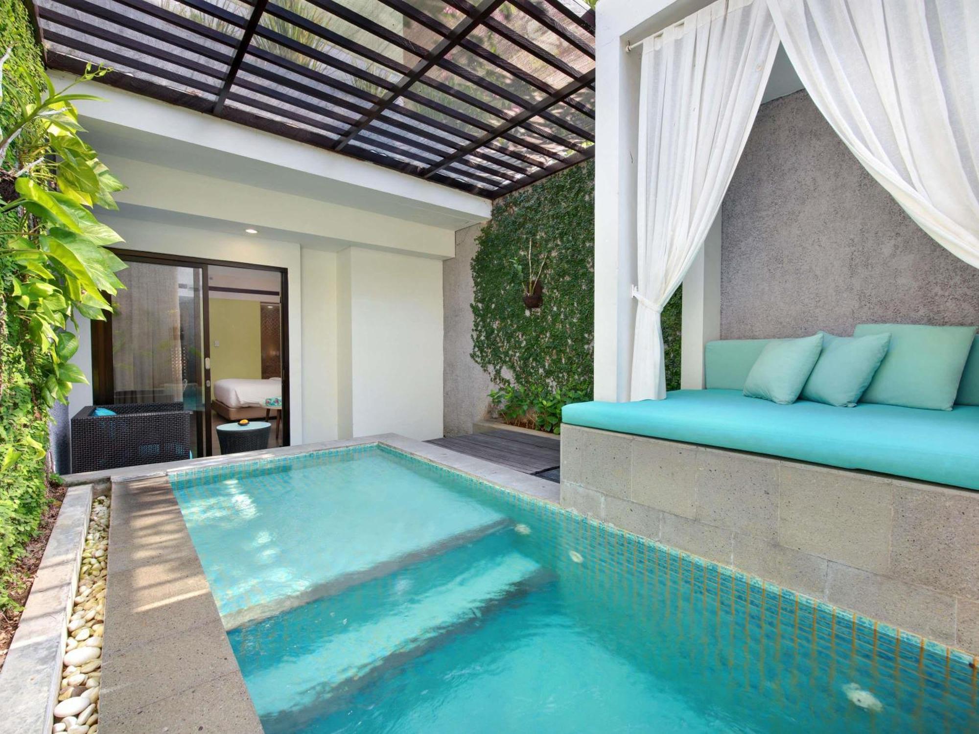 Kamar Deluxe King dengan Kolam Renang Kecil