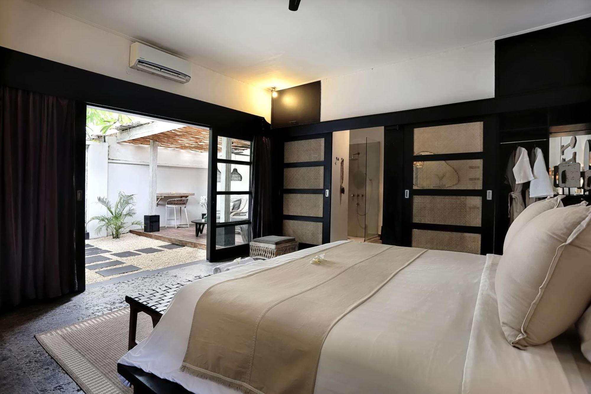 One-Bedroom Villa Private Garden