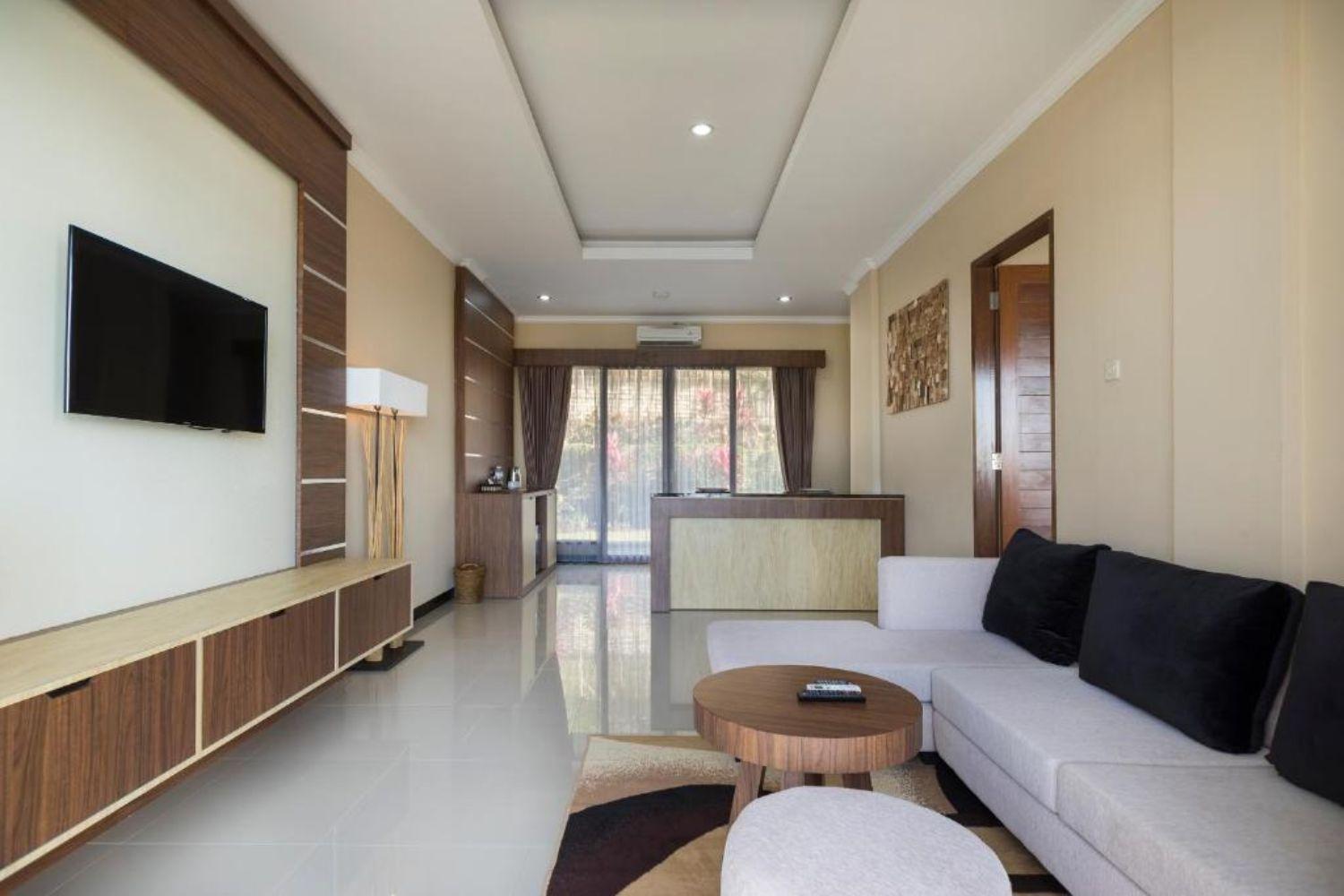 Suite Ocean View King Bed