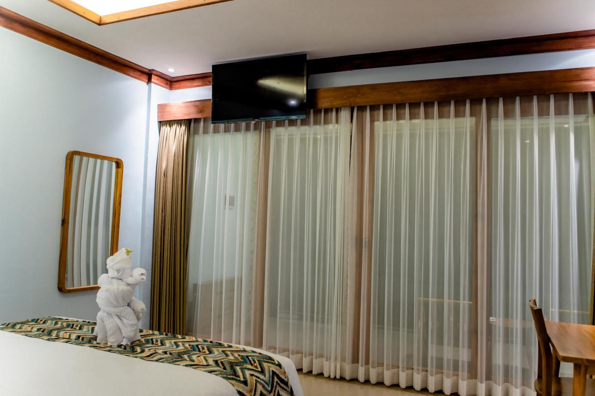 Grand Deluxe Double Beachfront View Upper Floor