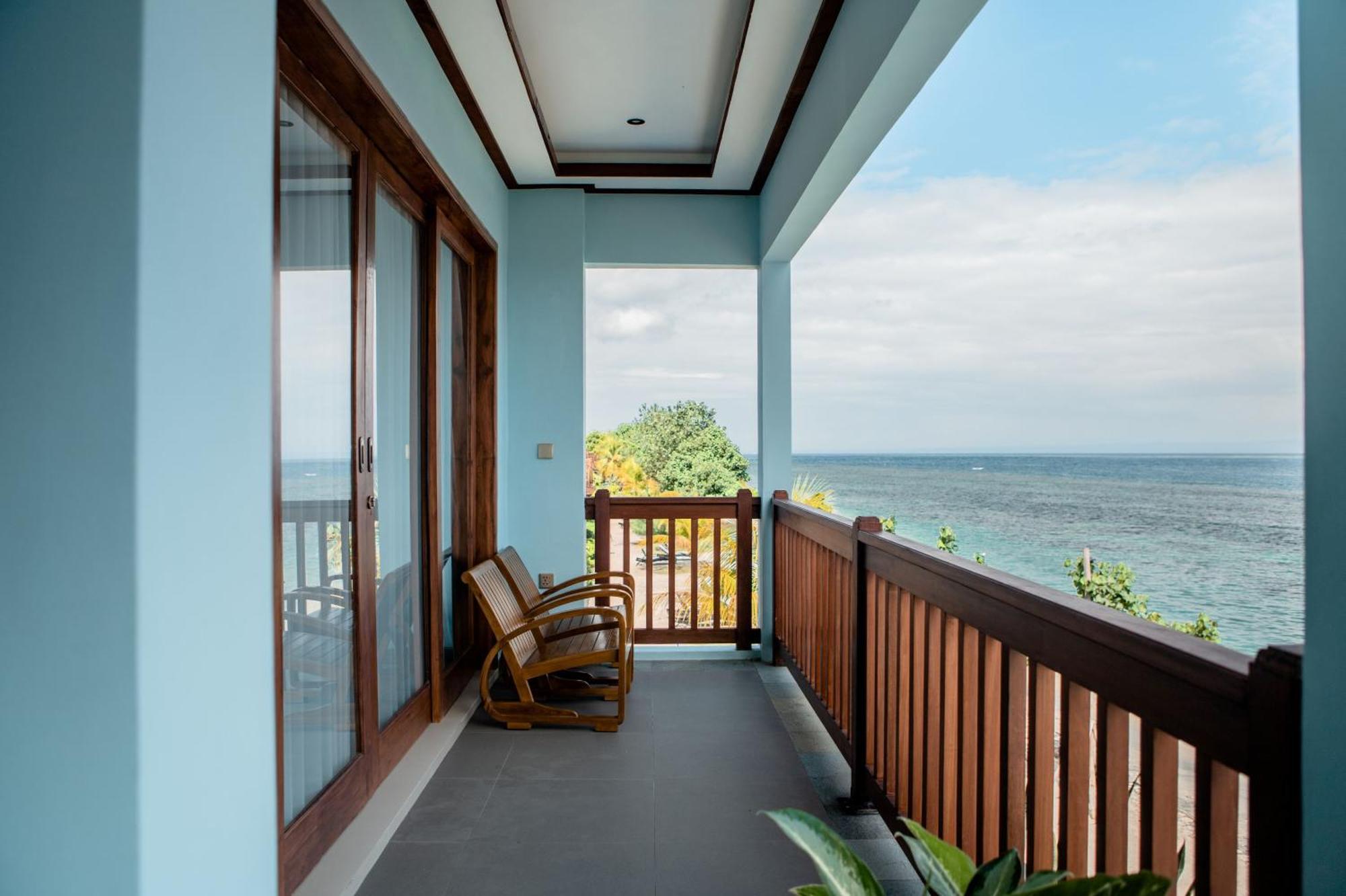Grand Deluxe Double Beachfront View Upper Floor