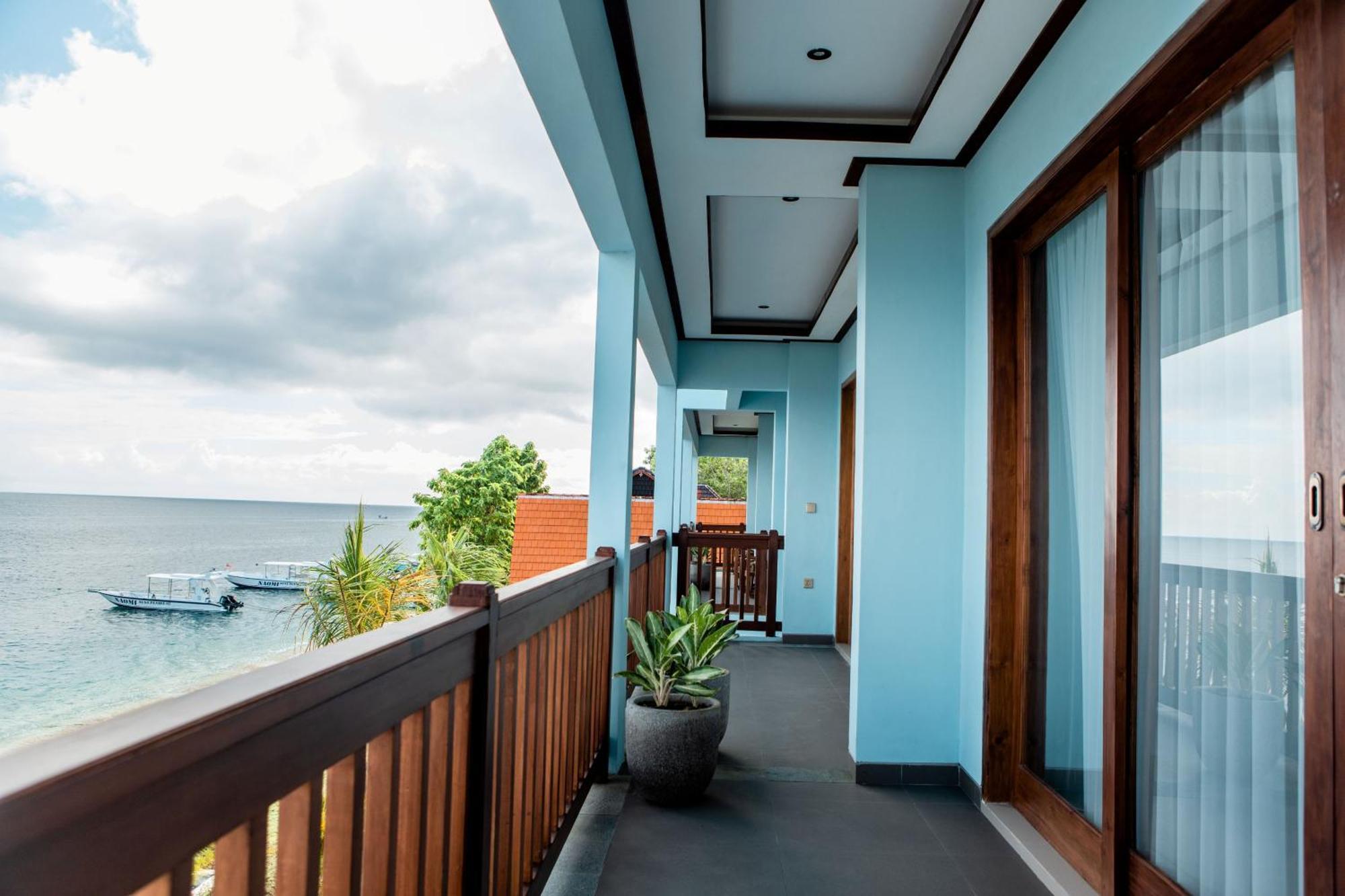 Grand Deluxe Double Beachfront View Upper Floor