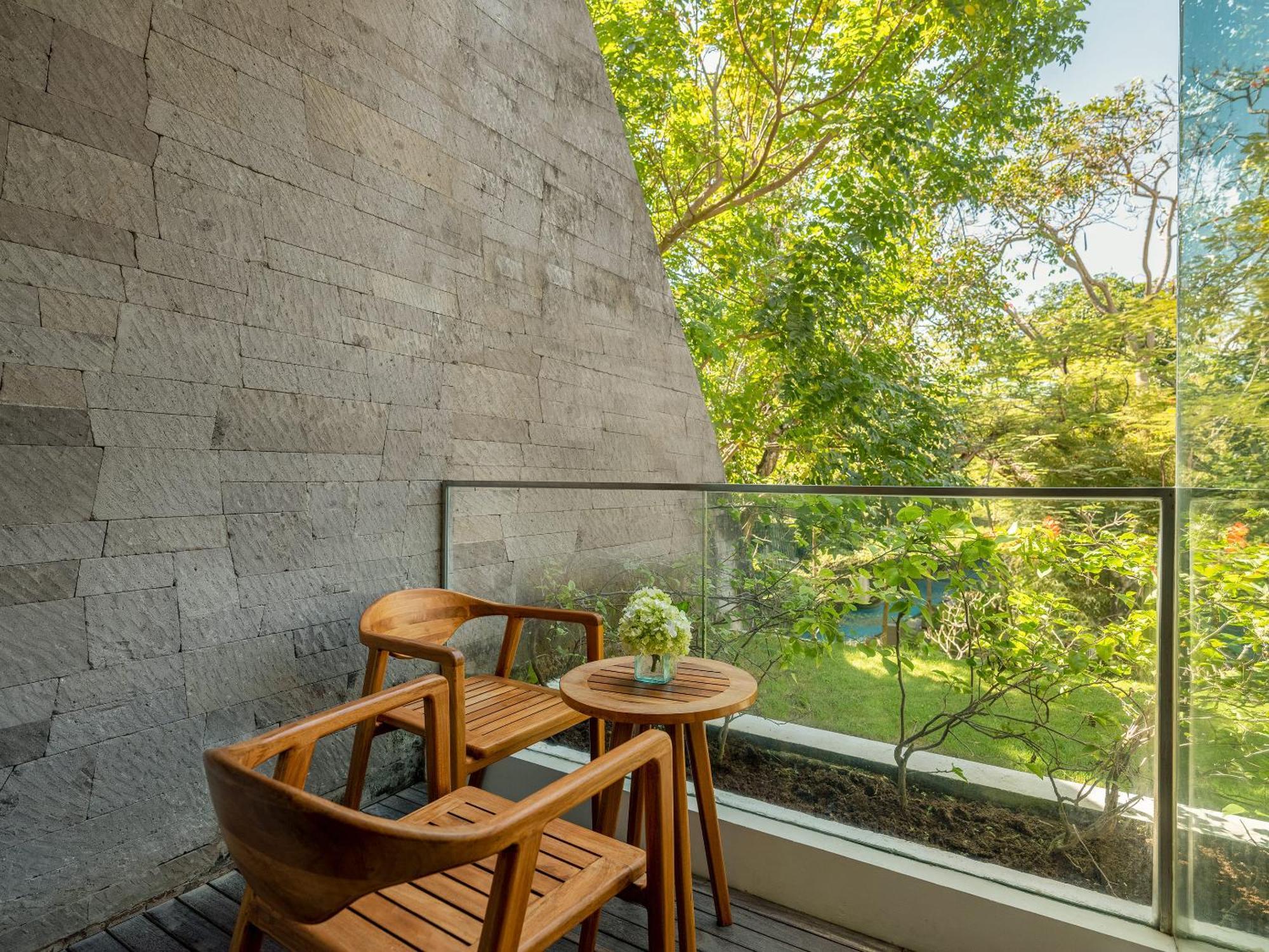 Wonderful Deluxe King Room Garden View