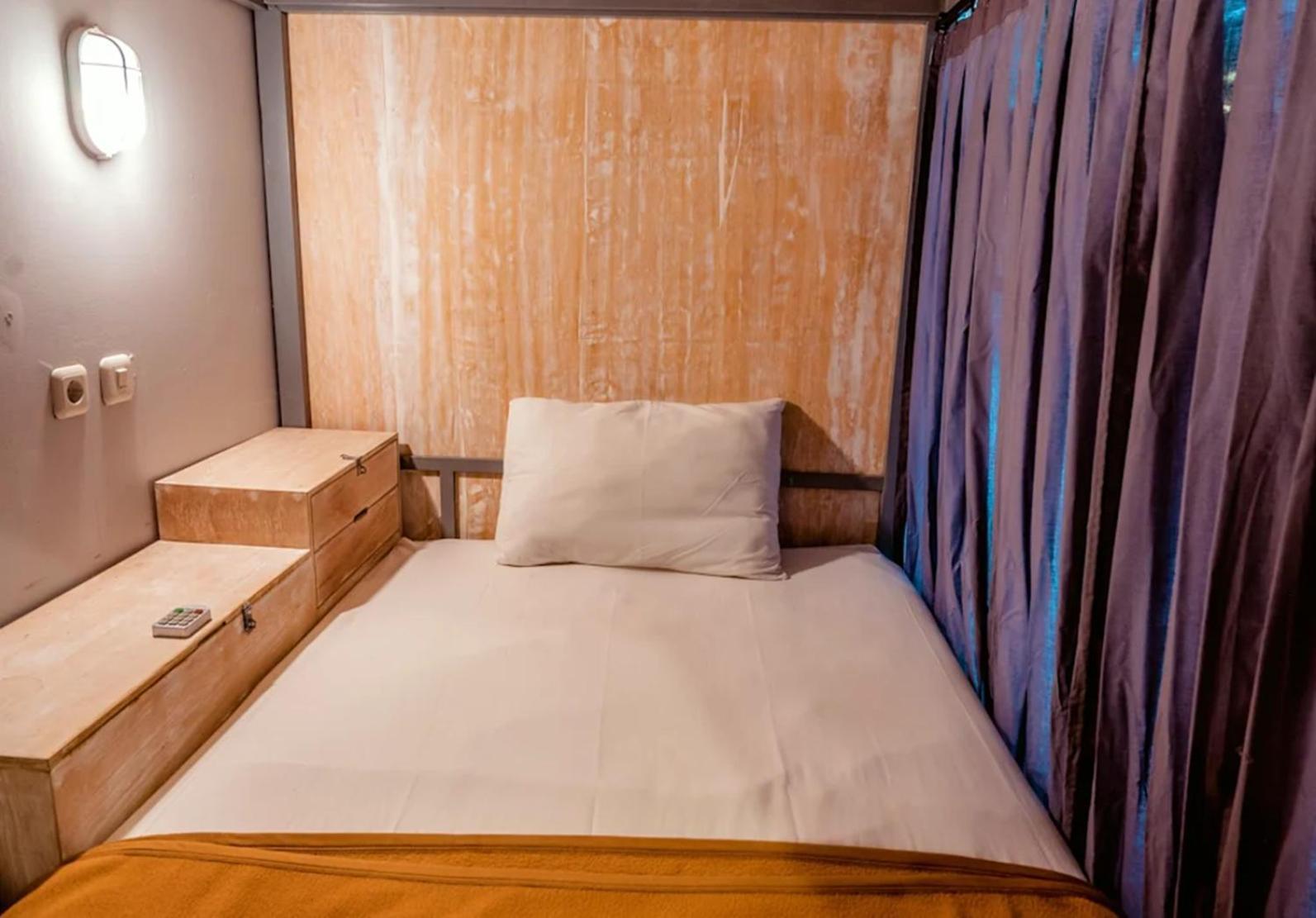 Bed 8-Bed Mixed Dormitory Room