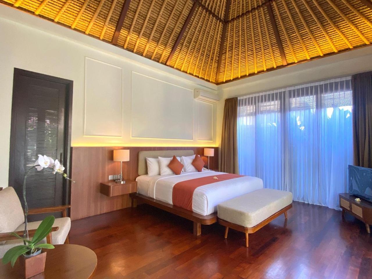 Four-Bedroom Villa Private Pool