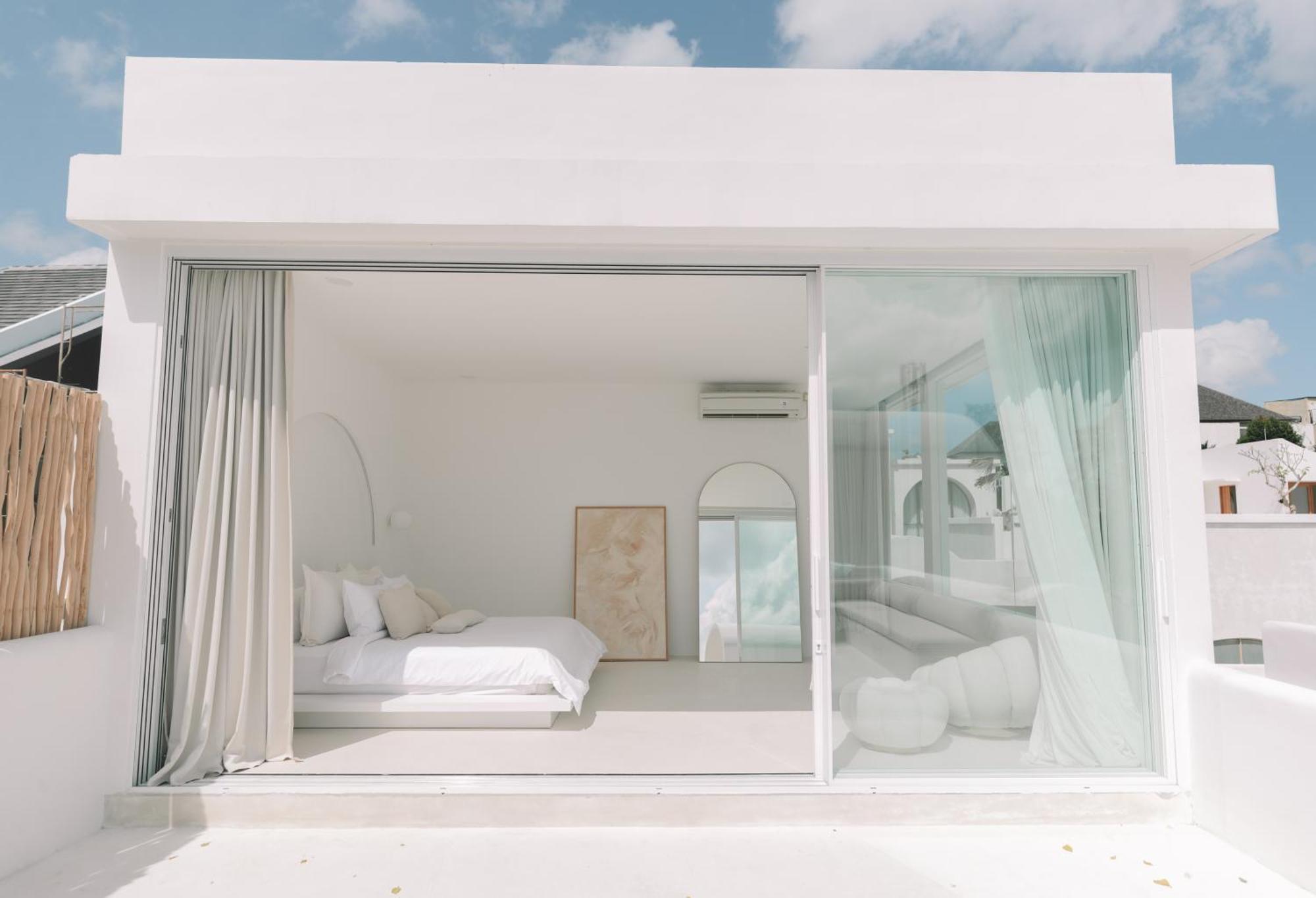 Palmview Suite Room