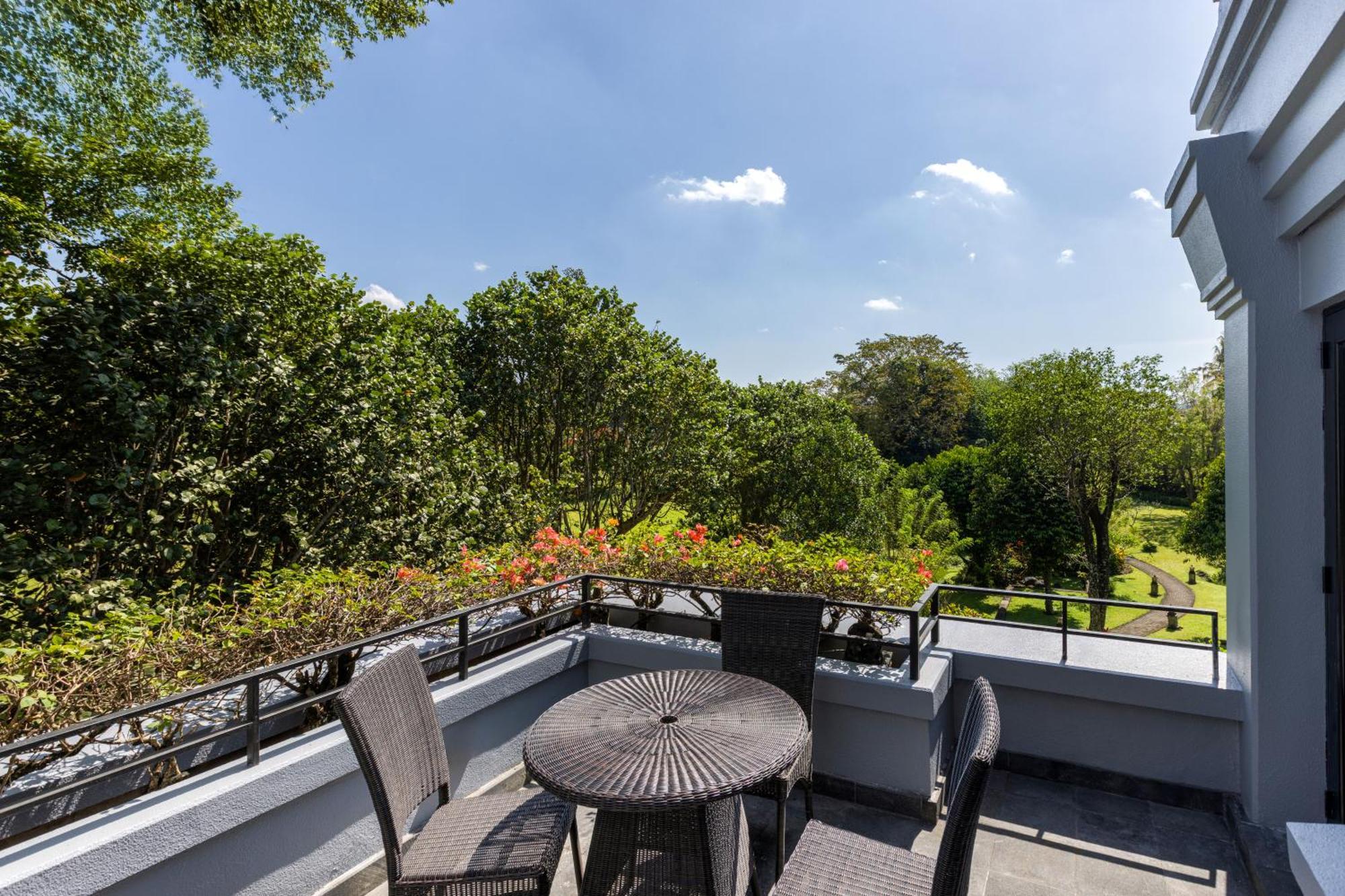 Deluxe King Room Balcony or Terrace