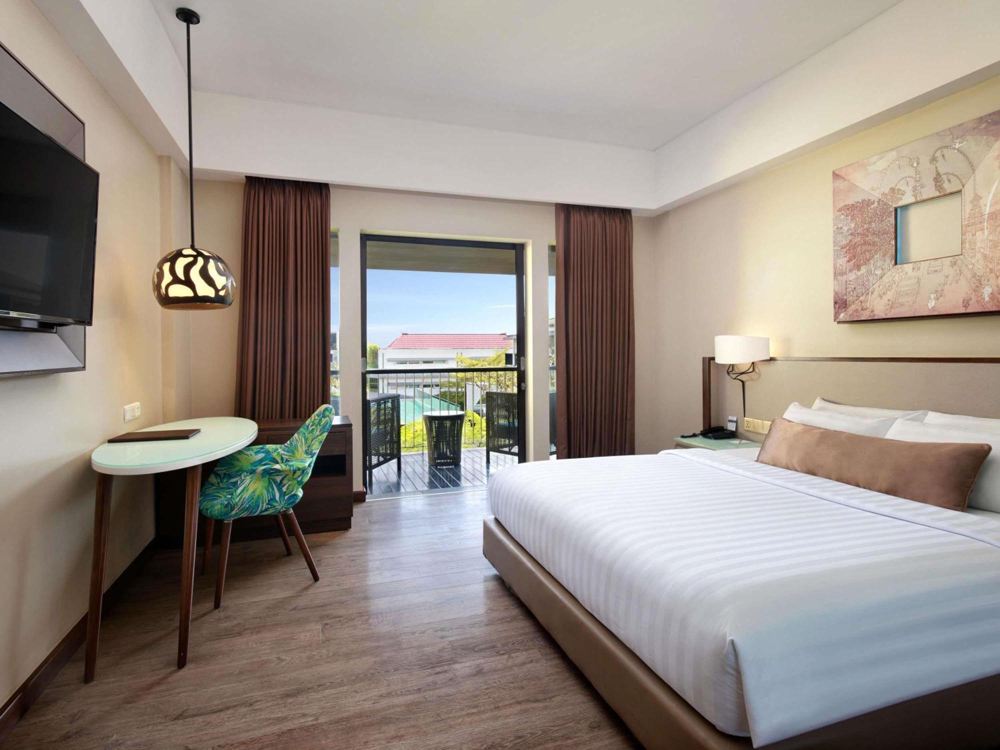 Deluxe Room Balcony Pool View