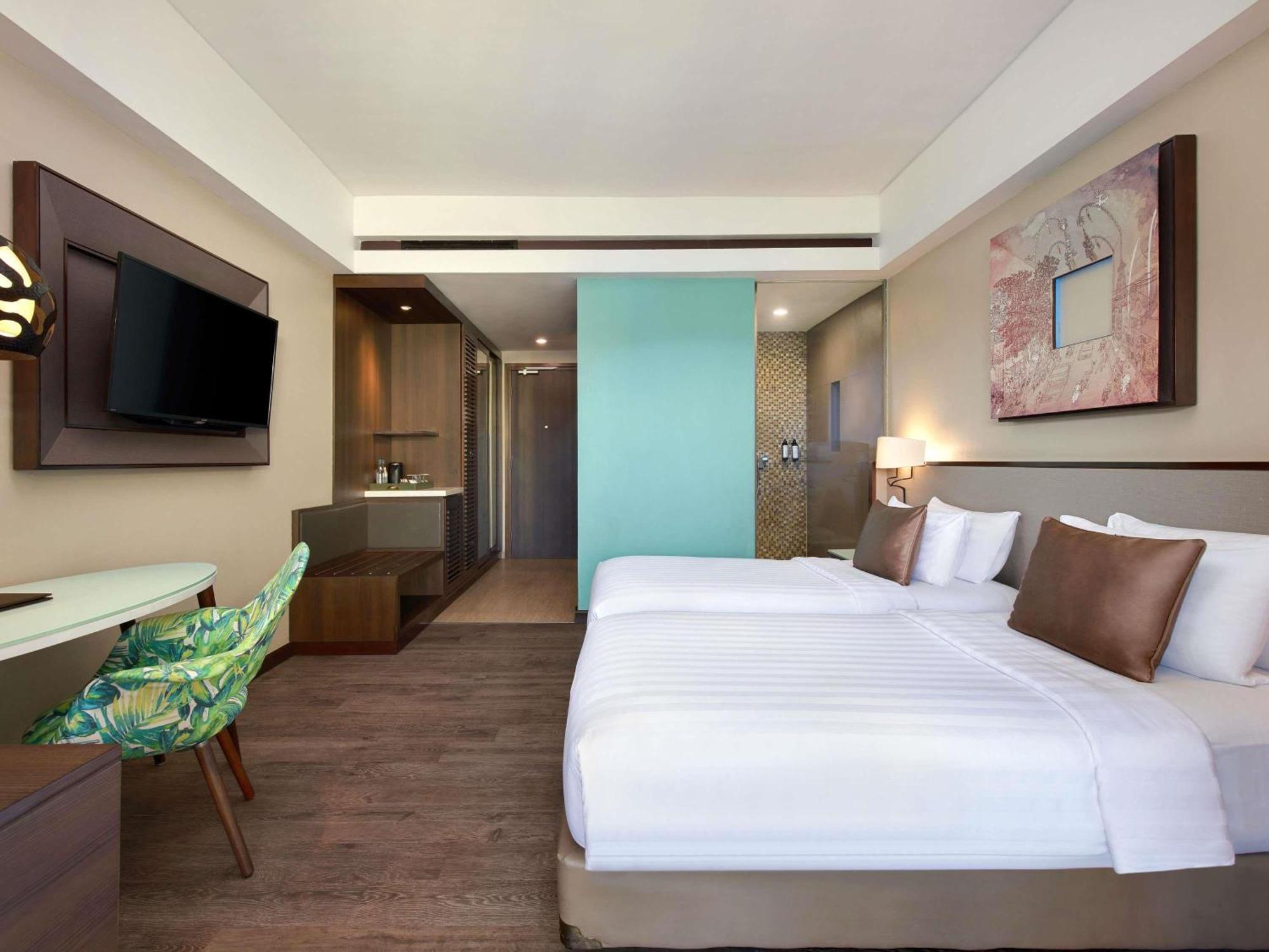 Deluxe Twin Room Balcony Pool View