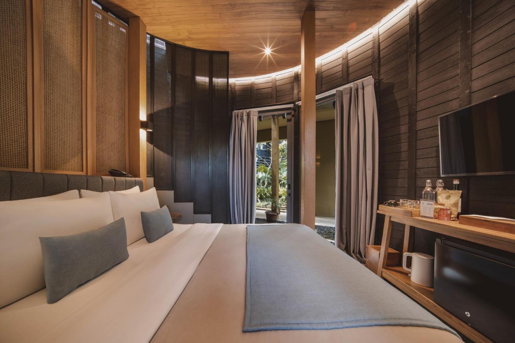 LOFT Cabana Rooftop Seaview Adult Only