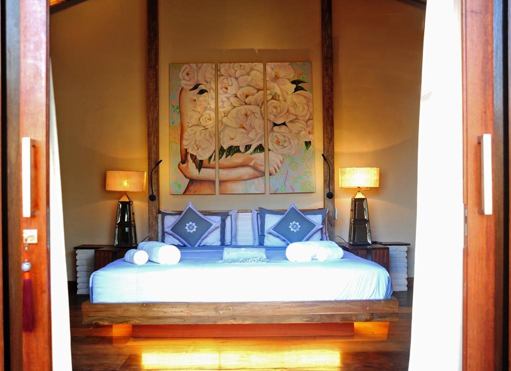 Honeymoon Private Jacuzzi Pool Villa