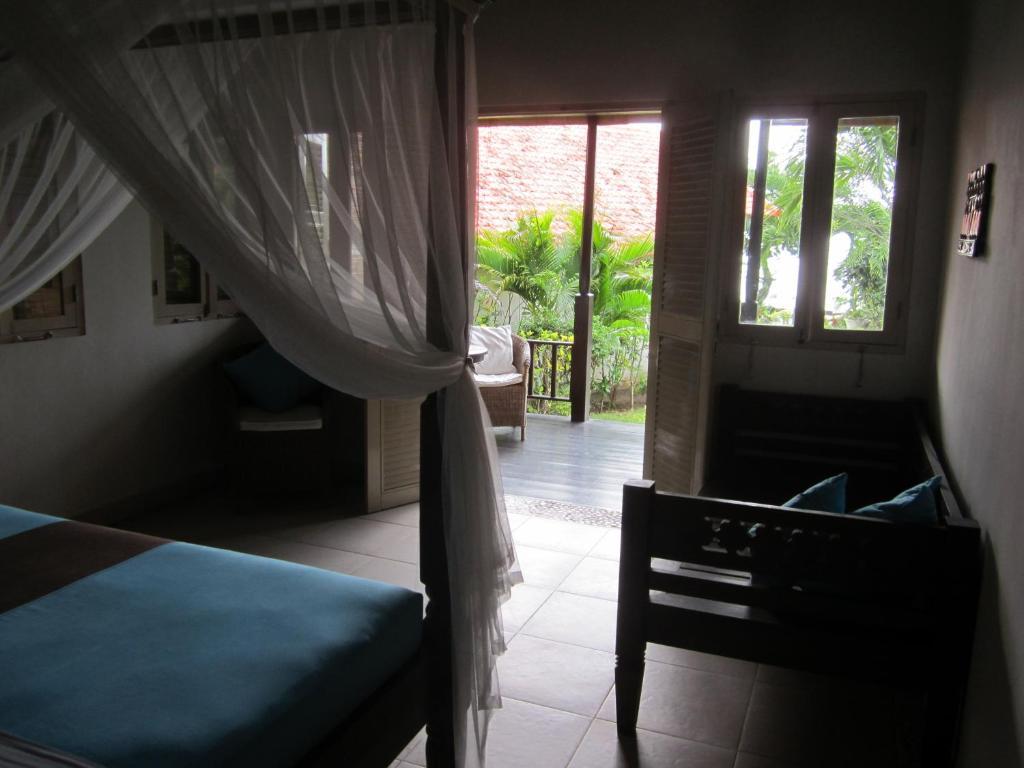 One-Bedroom Bungalow Garden View
