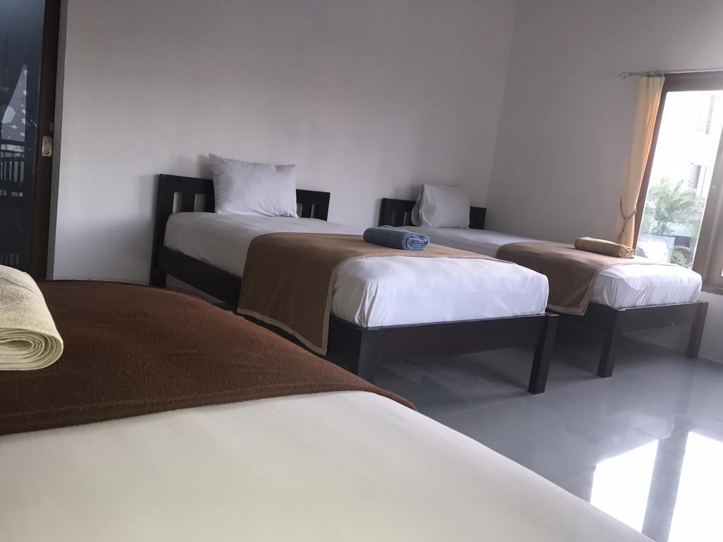 Kamar Triple