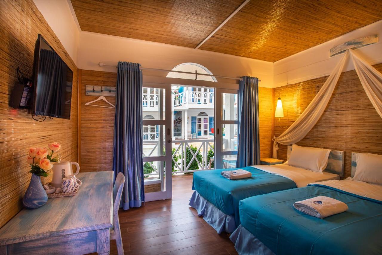 Deluxe Twin Room Pool View
