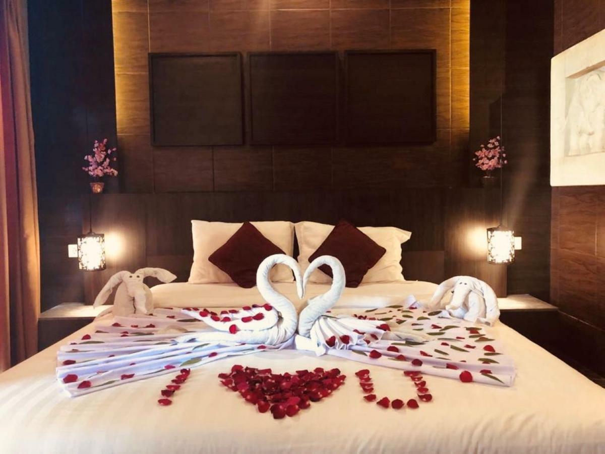 Apartemen dengan Pemandangan Kolam Renang