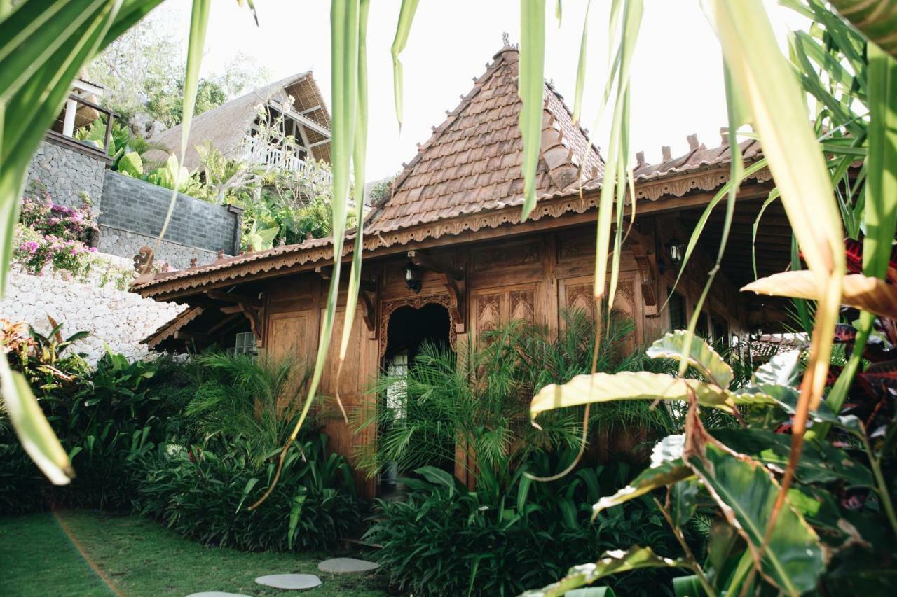 Romantic House
