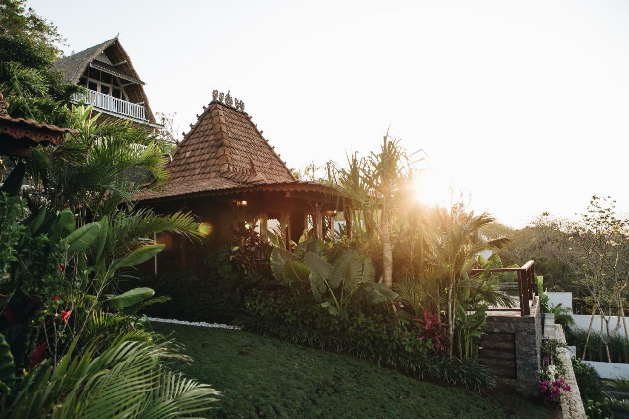 Romantic House
