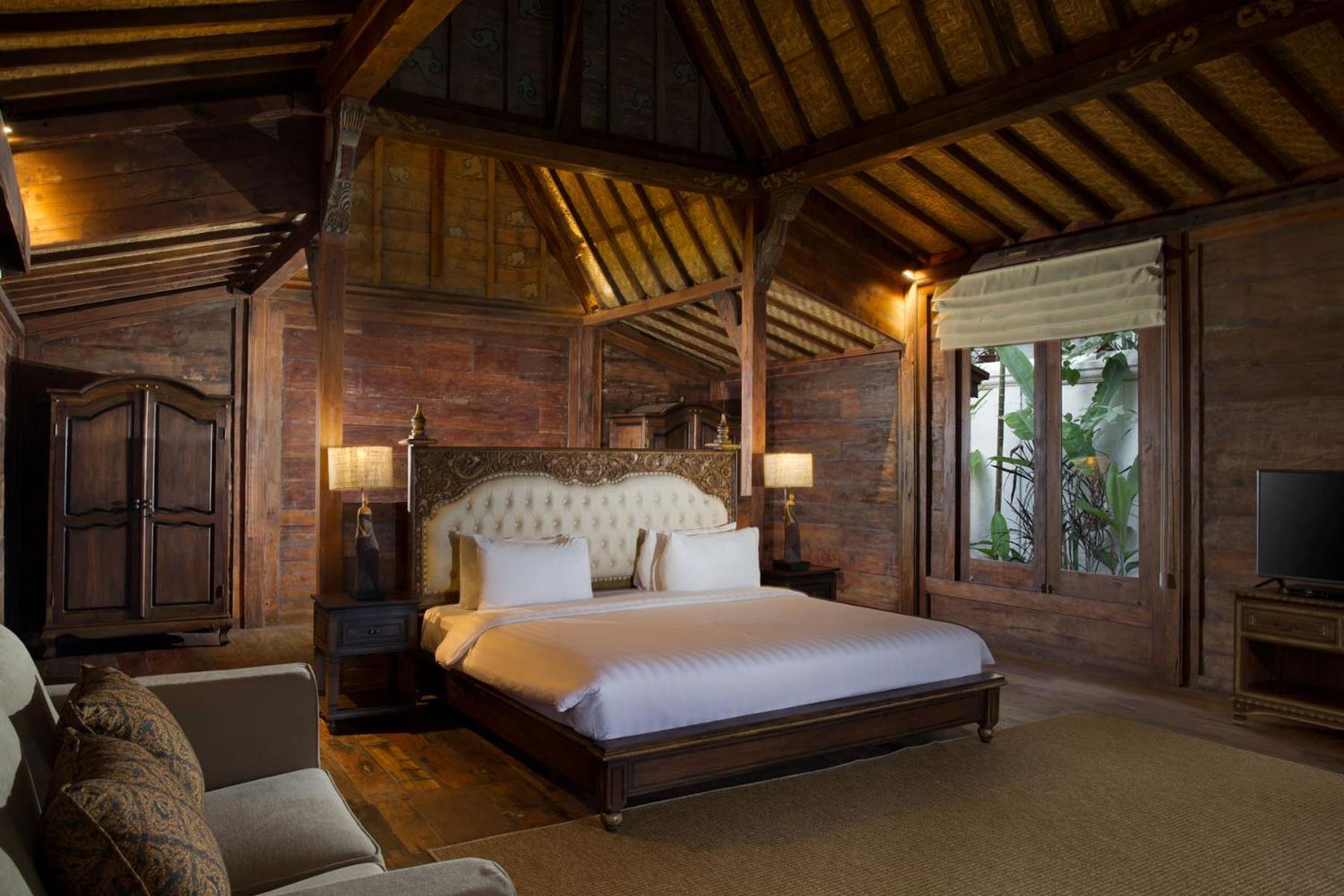 Exclusive Traditional Pool Villa