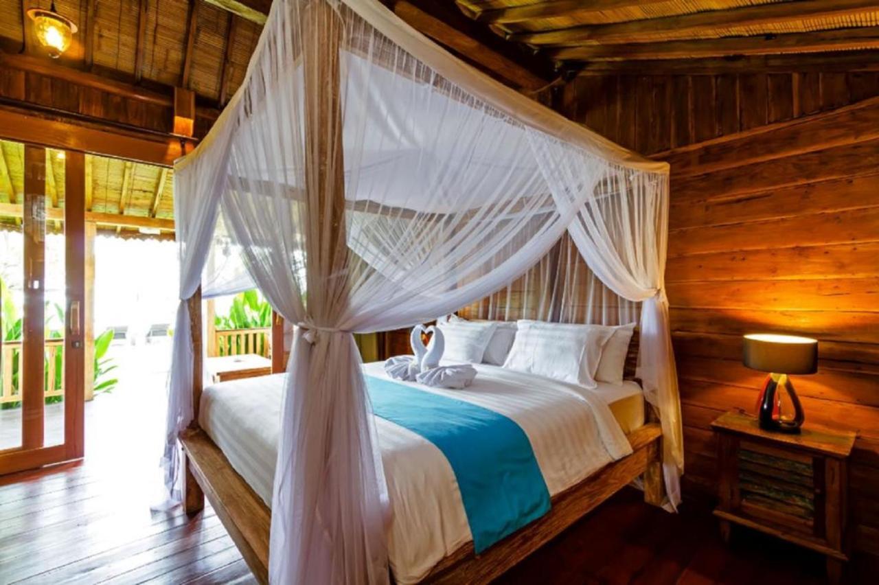 Bungalow Beach Front