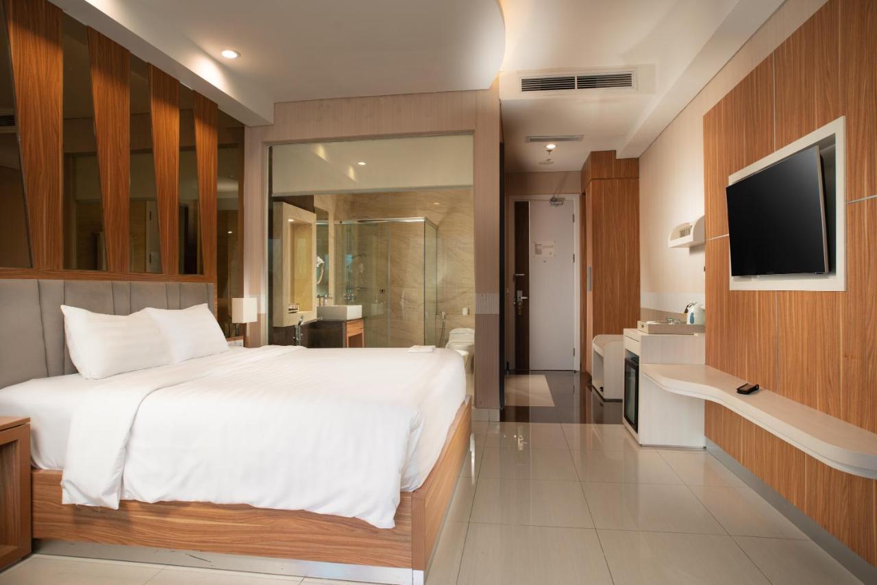 Junior Queen Suite Balcony